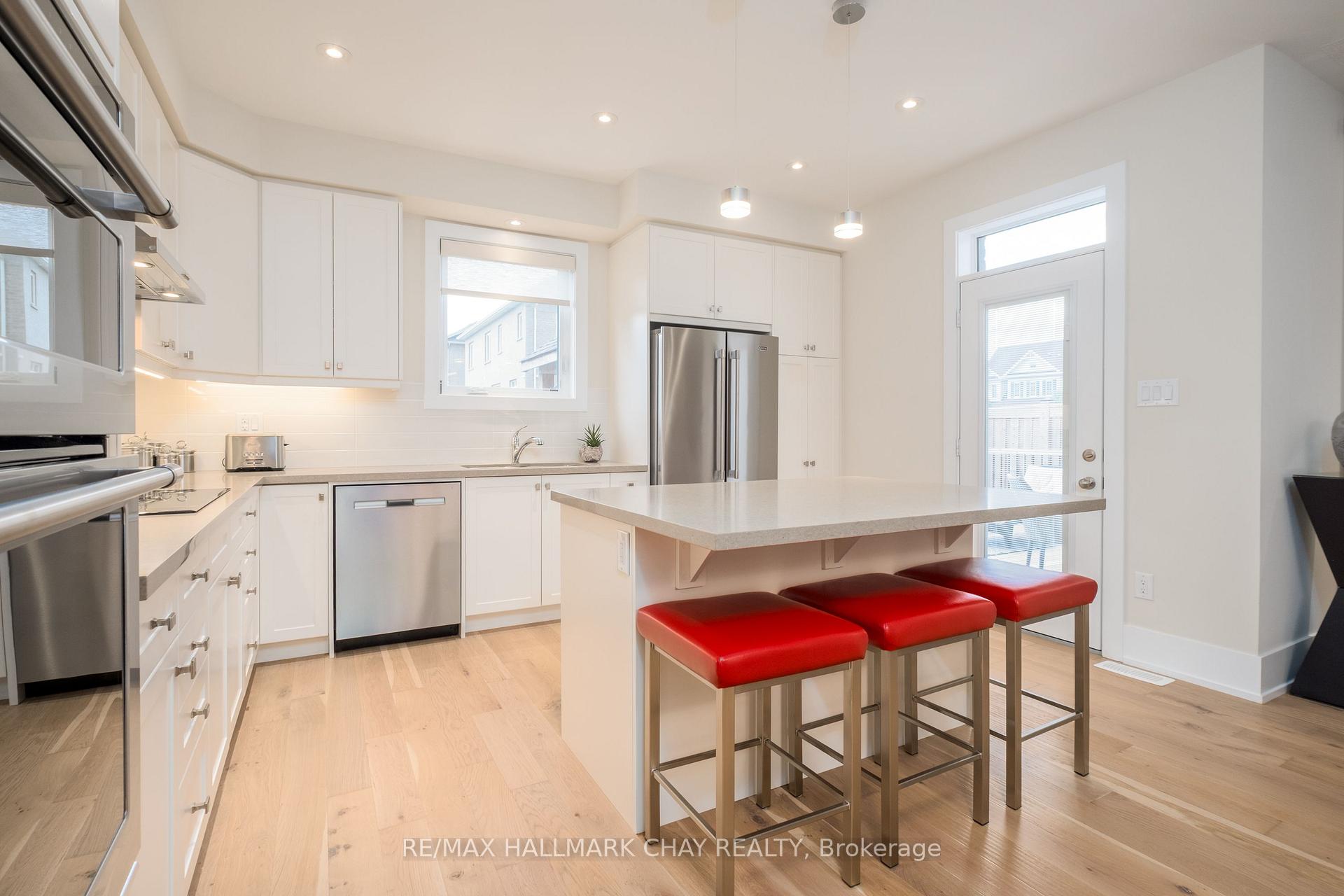 Photo 16 of 38 Rugman Crescent, Springwater, Centre Vespra — HOMEH