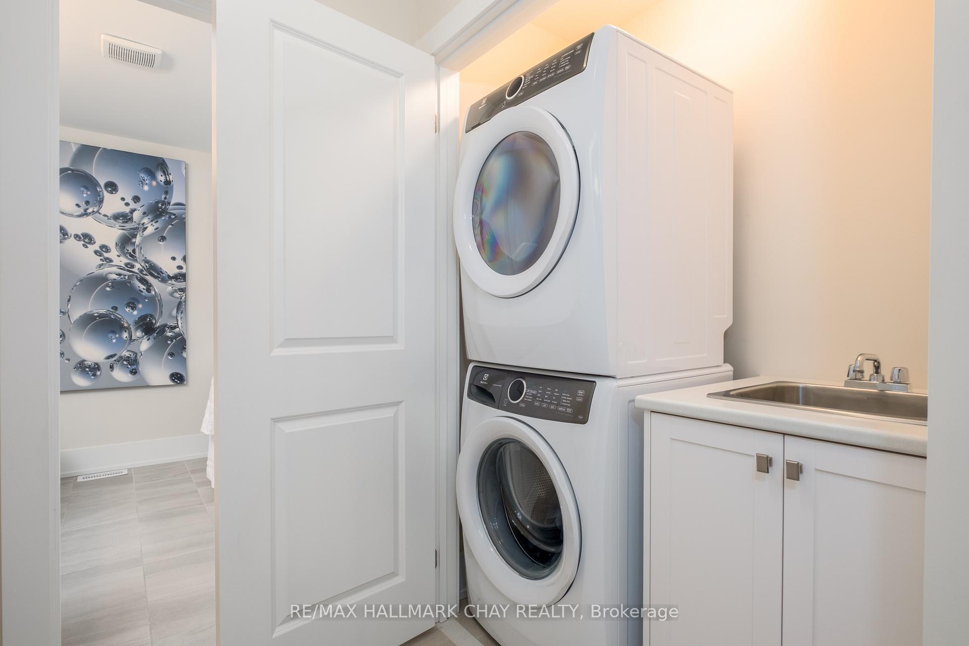 Photo 29 of 38 Rugman Crescent, Springwater, Centre Vespra — HOMEH
