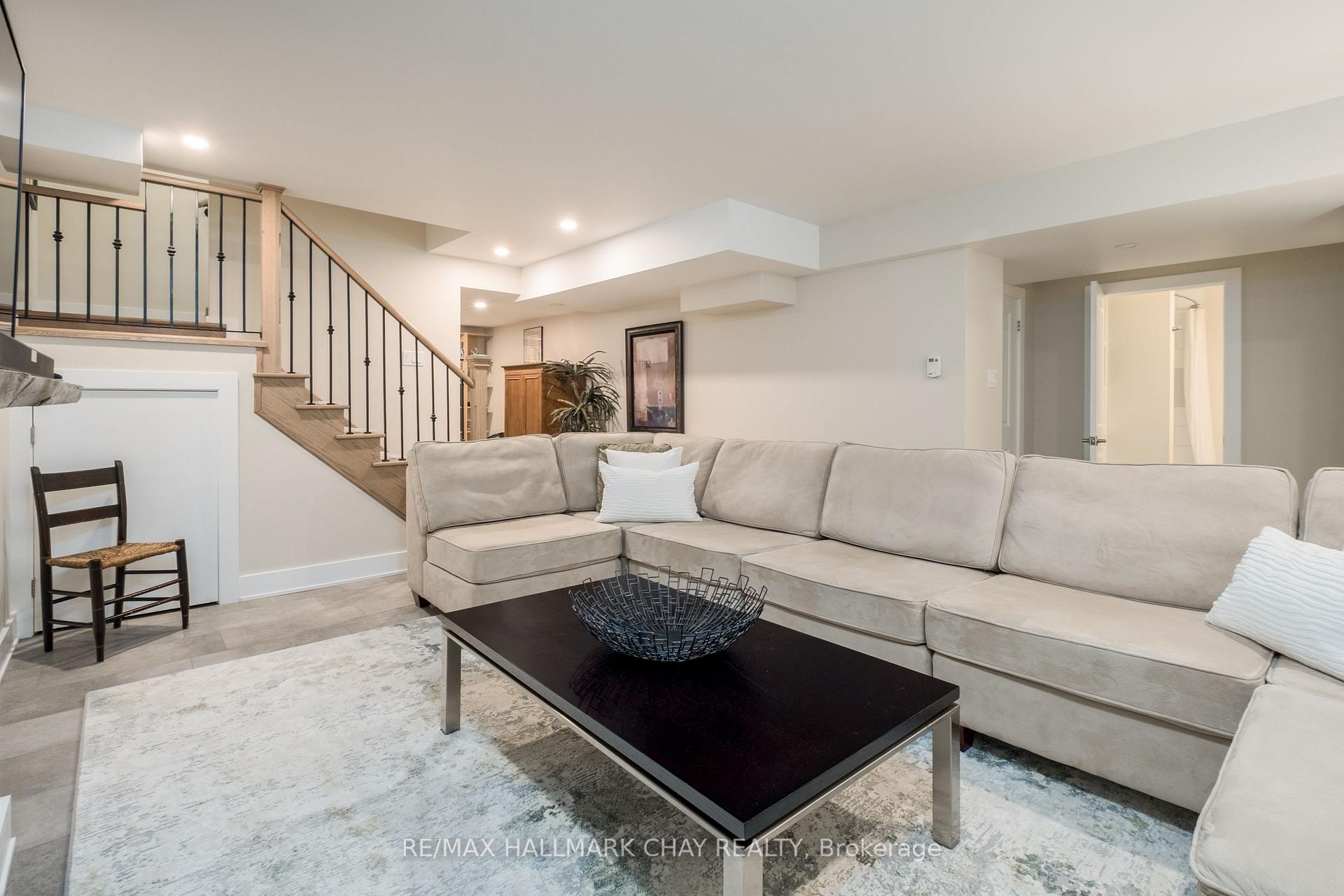 Photo 33 of 38 Rugman Crescent, Springwater, Centre Vespra — HOMEH