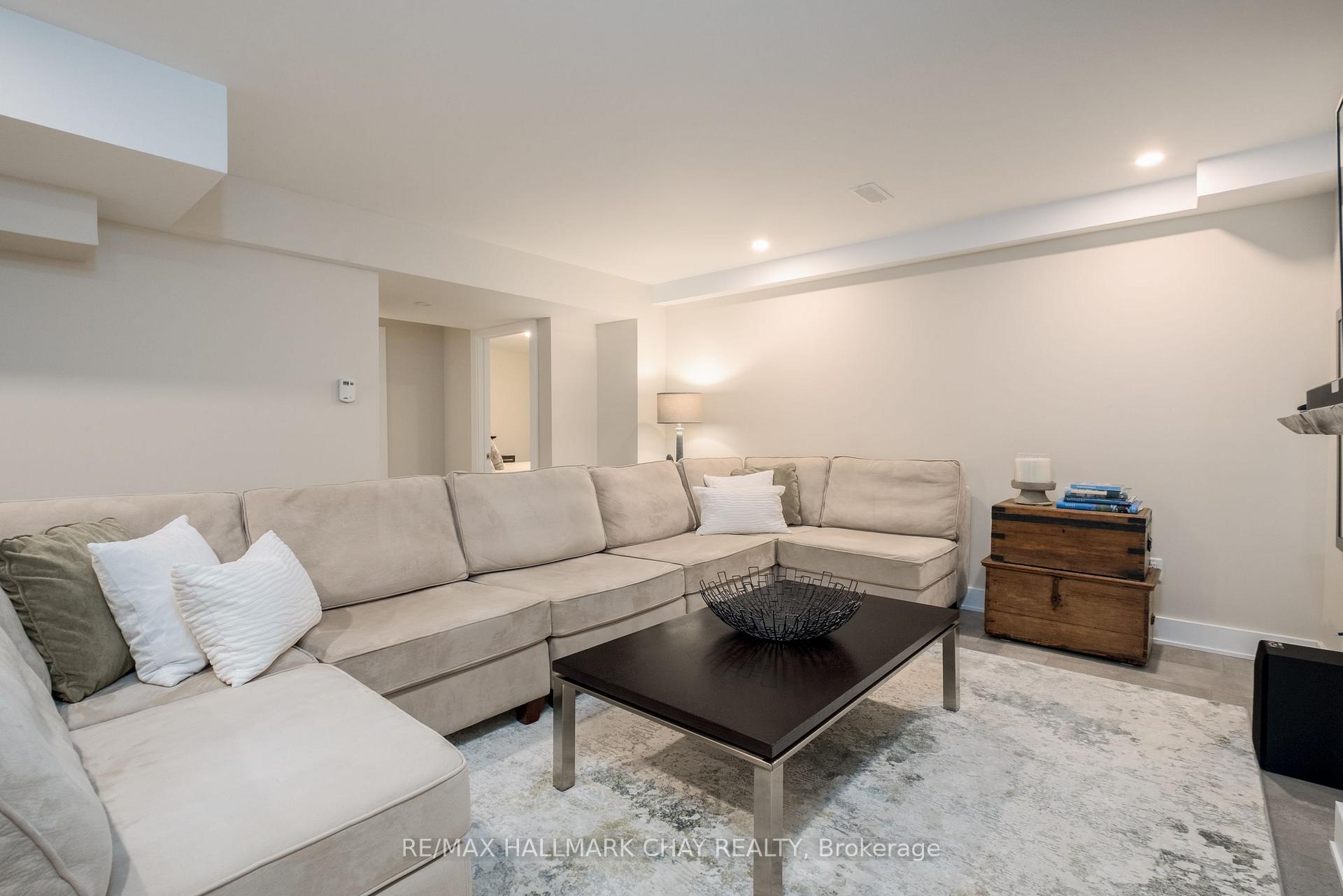 Photo 35 of 38 Rugman Crescent, Springwater, Centre Vespra — HOMEH