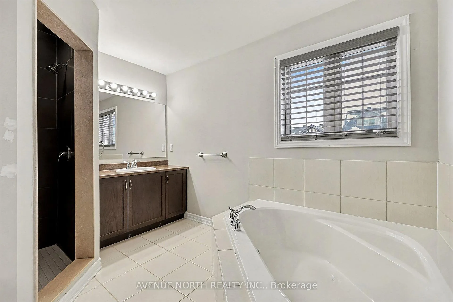 Photo 18 of 411 Brigatine Avenue, Ottawa, Stittsville (North) — HOMEH