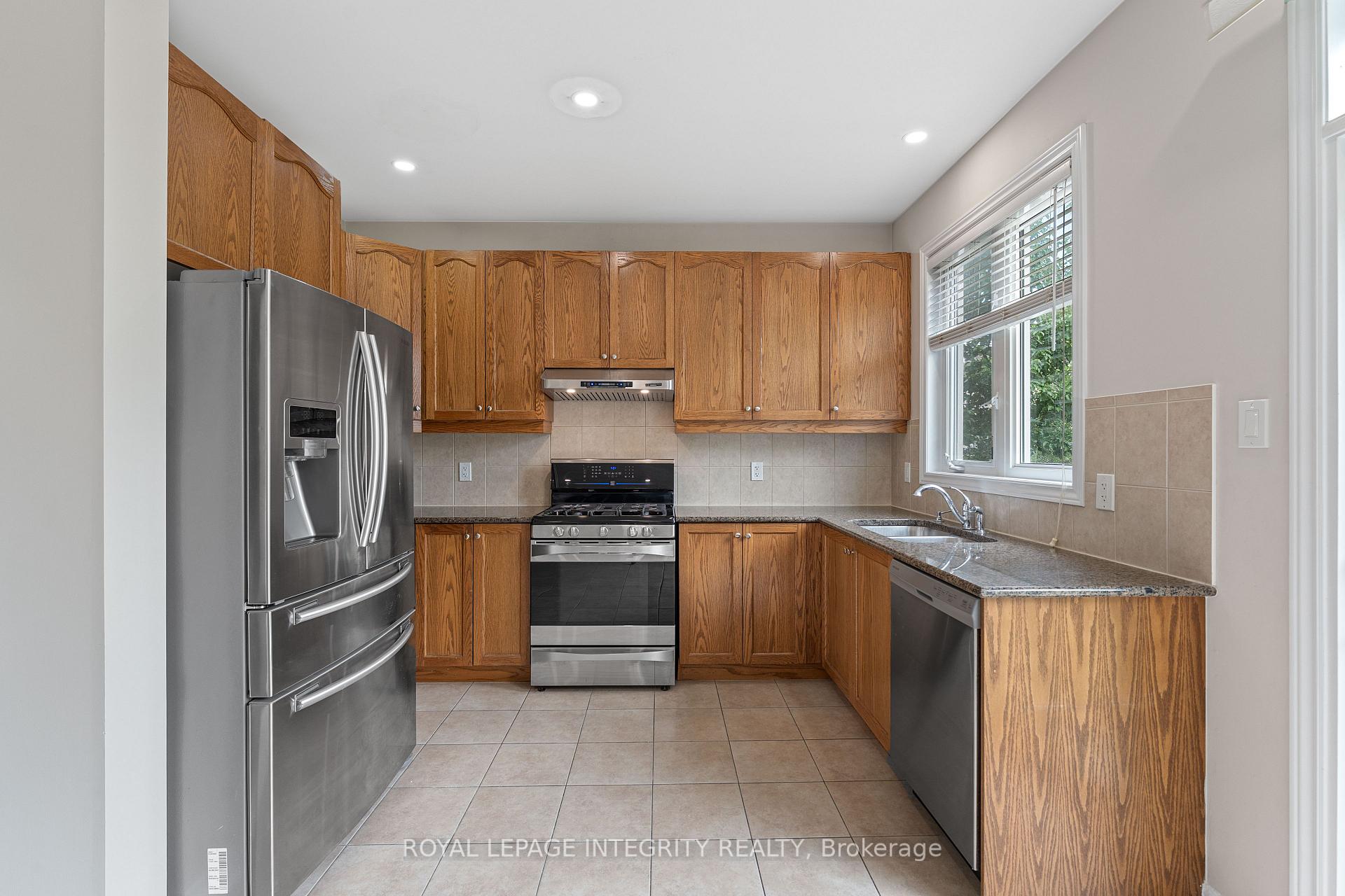Photo 17 of 405 Brigatine Avenue, Ottawa, Stittsville (North) — HOMEH