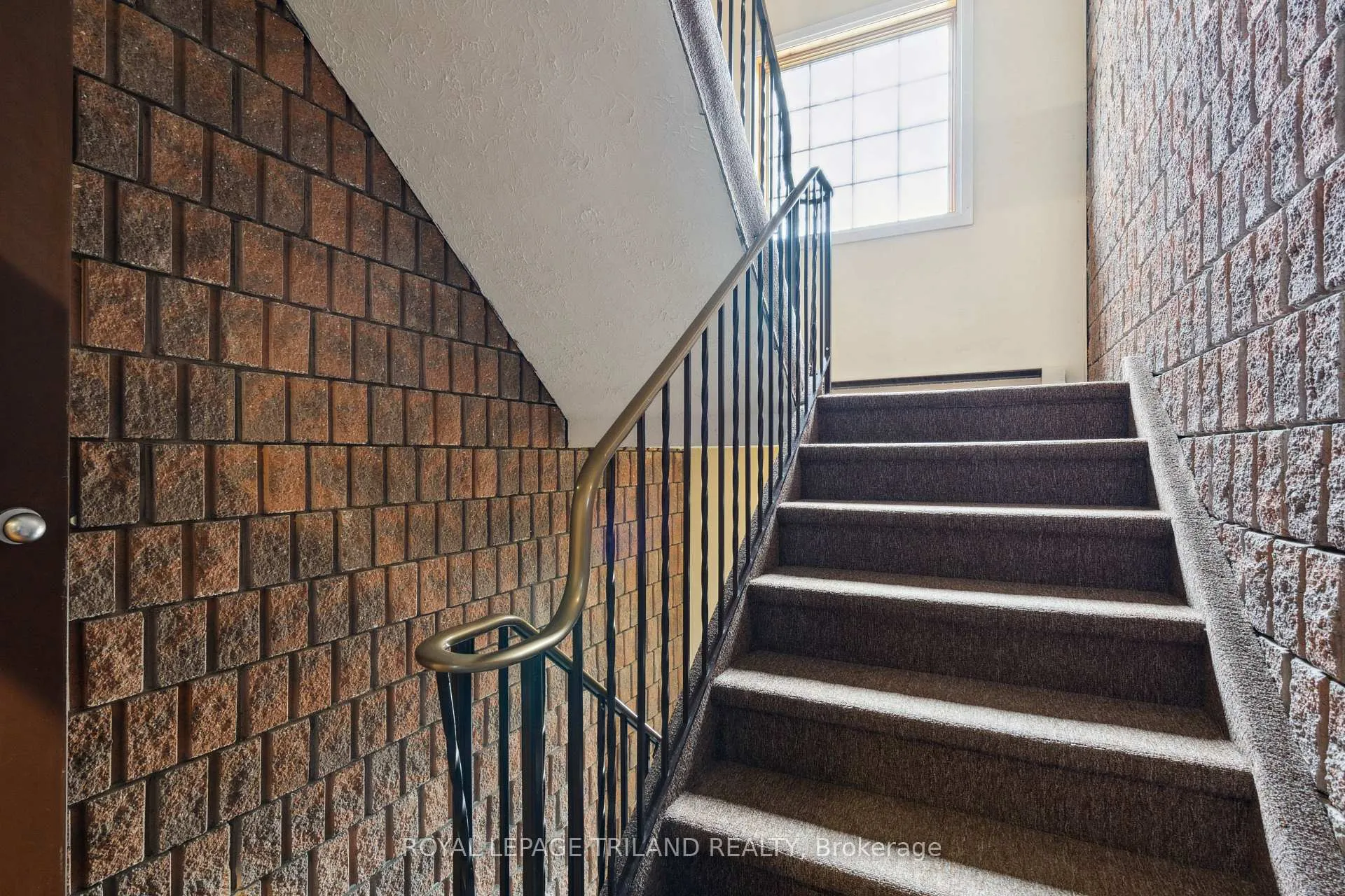 Photo 7 of 221 Highview Drive, St. Thomas — HOMEH