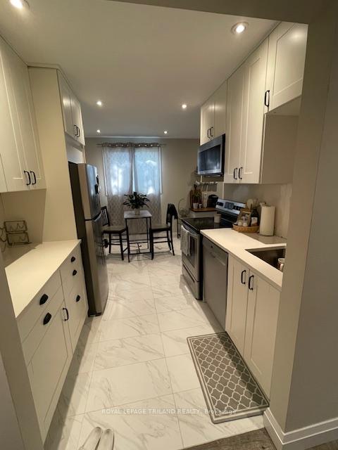 Photo 11 of 221 Highview Drive, St. Thomas — HOMEH
