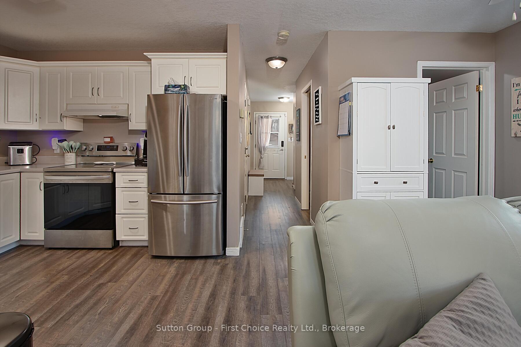 Photo 10 of 35 Hyde Road, Stratford — HOMEH