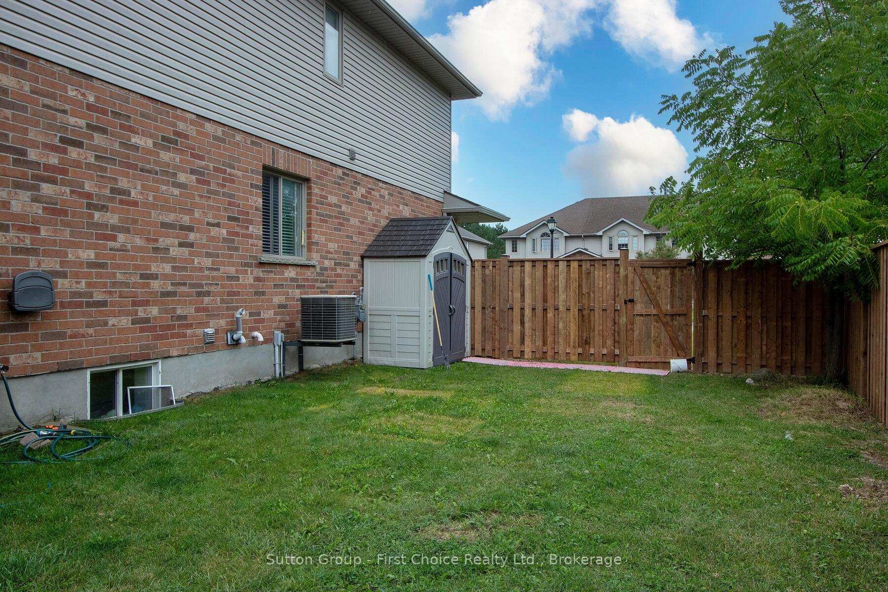 Photo 37 of 35 Hyde Road, Stratford — HOMEH