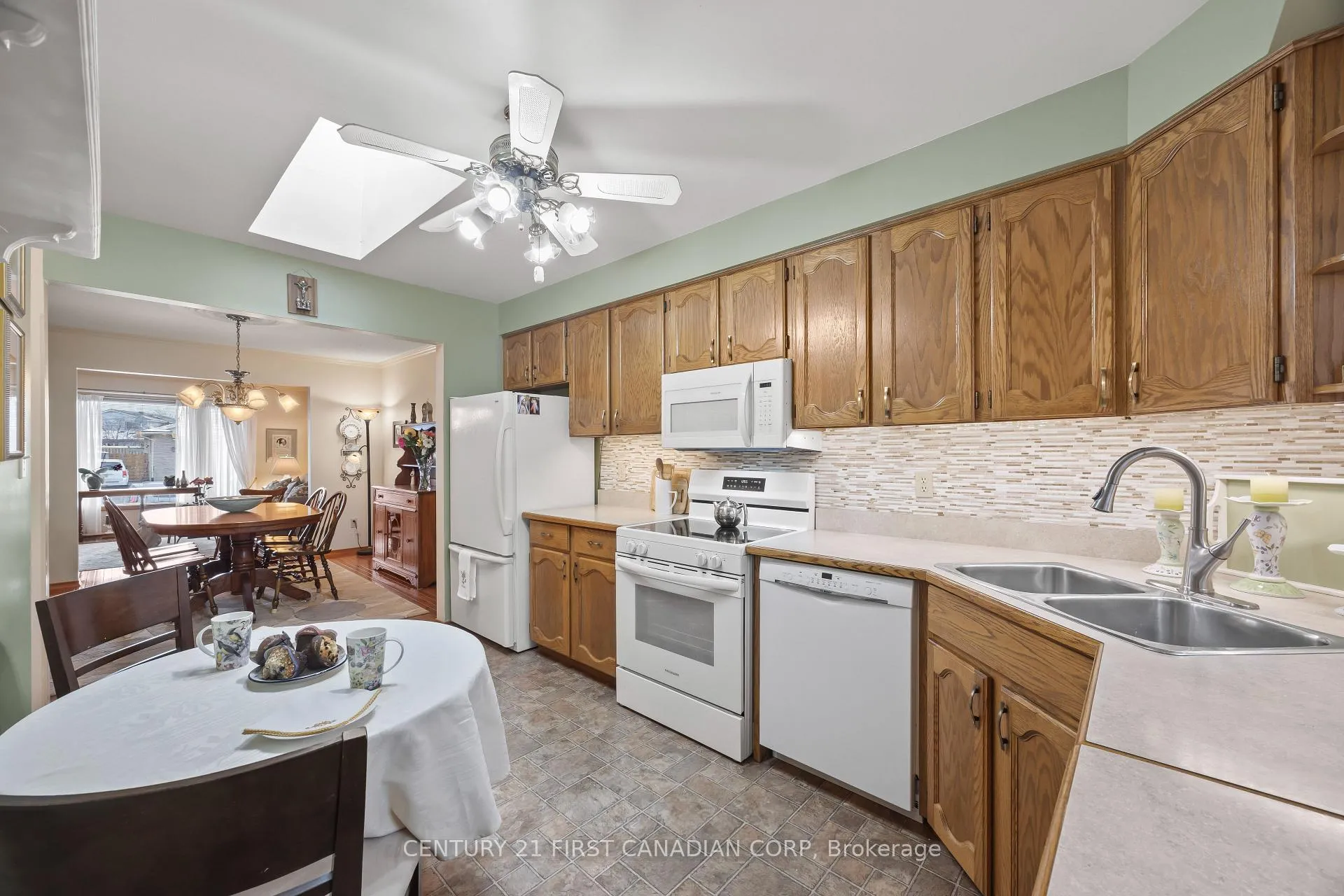 Photo 15 of 49 Bonnie Place, St. Thomas — HOMEH