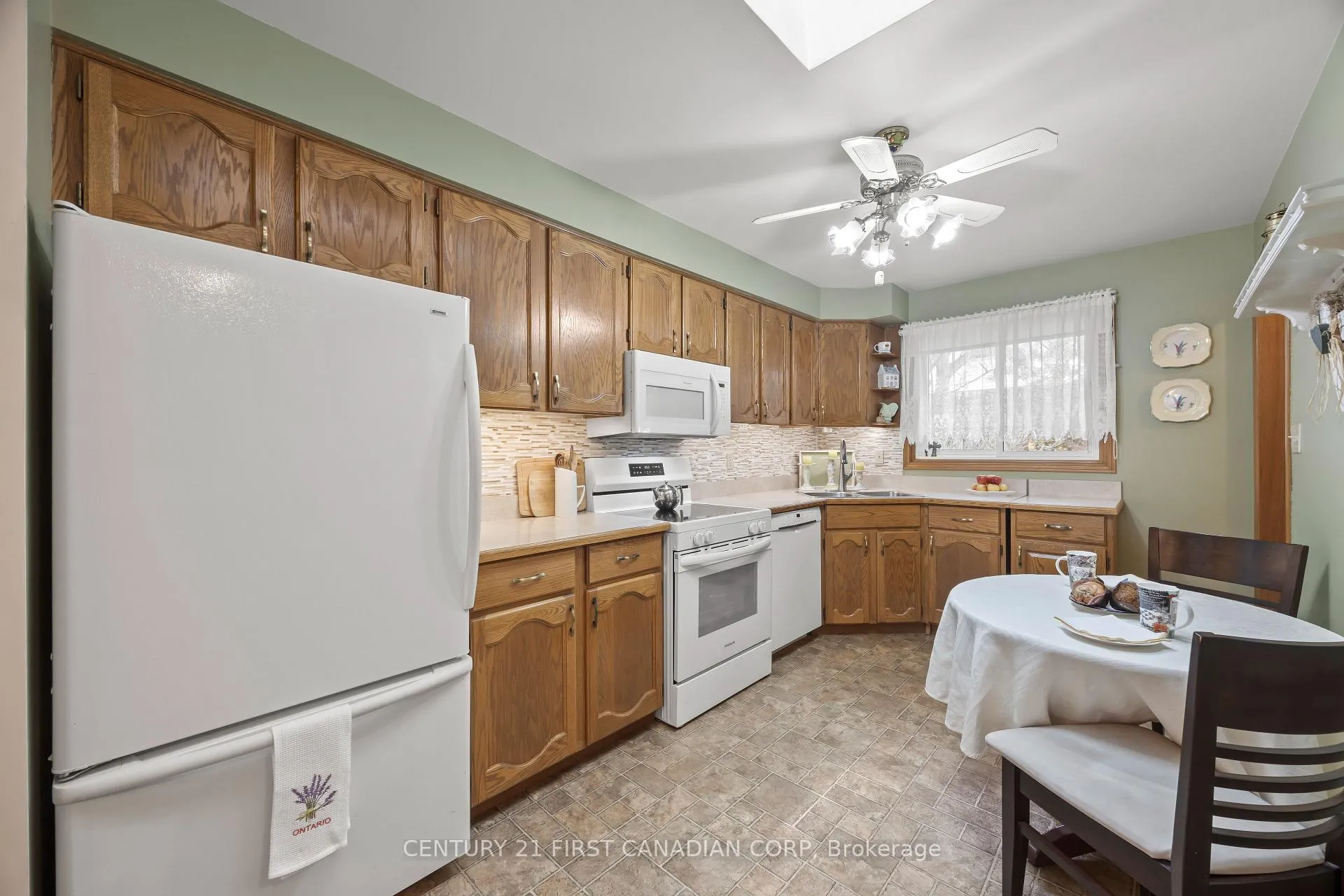 Photo 16 of 49 Bonnie Place, St. Thomas — HOMEH