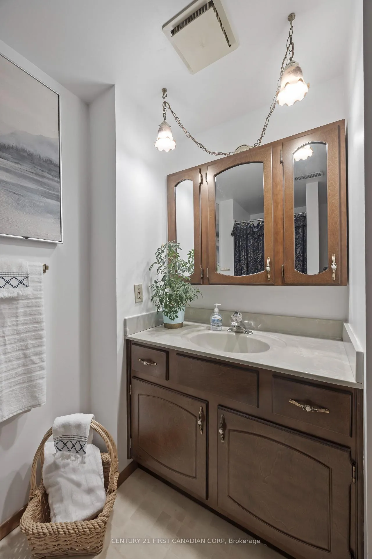 Photo 33 of 49 Bonnie Place, St. Thomas — HOMEH