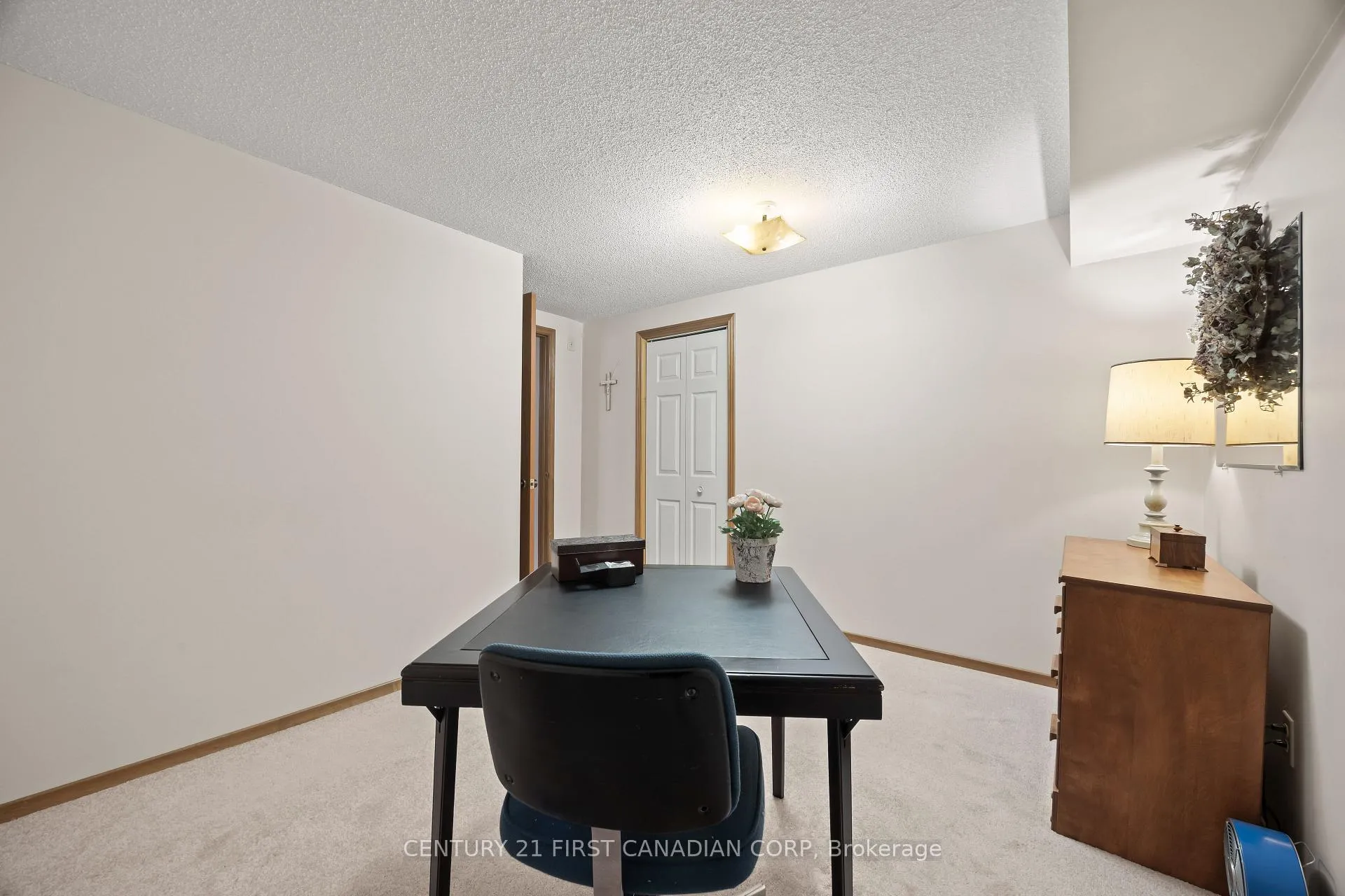Photo 35 of 49 Bonnie Place, St. Thomas — HOMEH