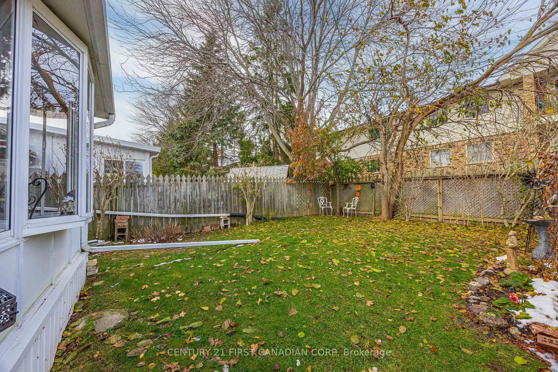 Photo 48 of 49 Bonnie Place, St. Thomas — HOMEH
