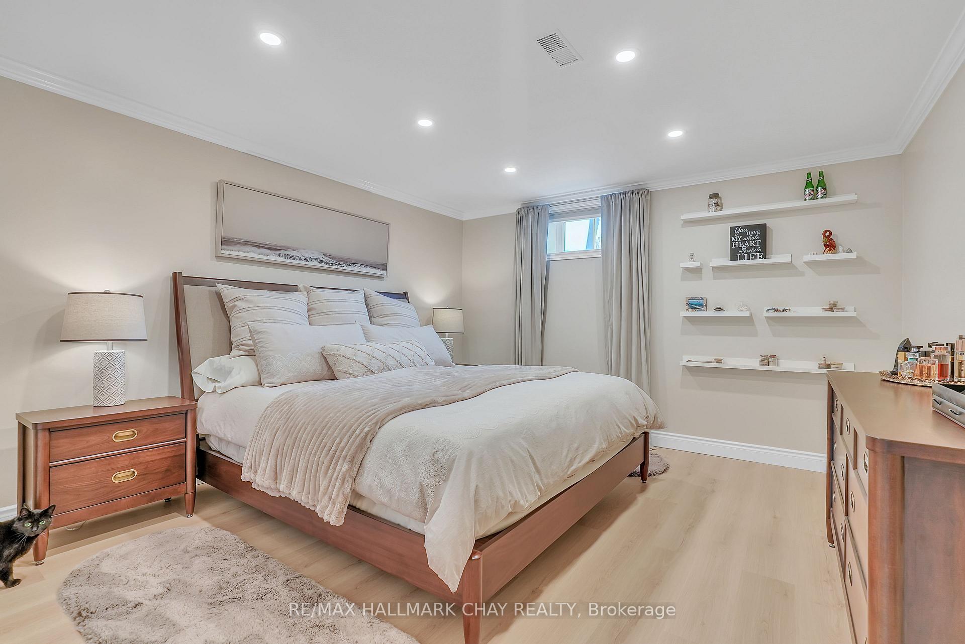 Photo 23 of 55 Shaw Street, Springwater, Elmvale — HOMEH