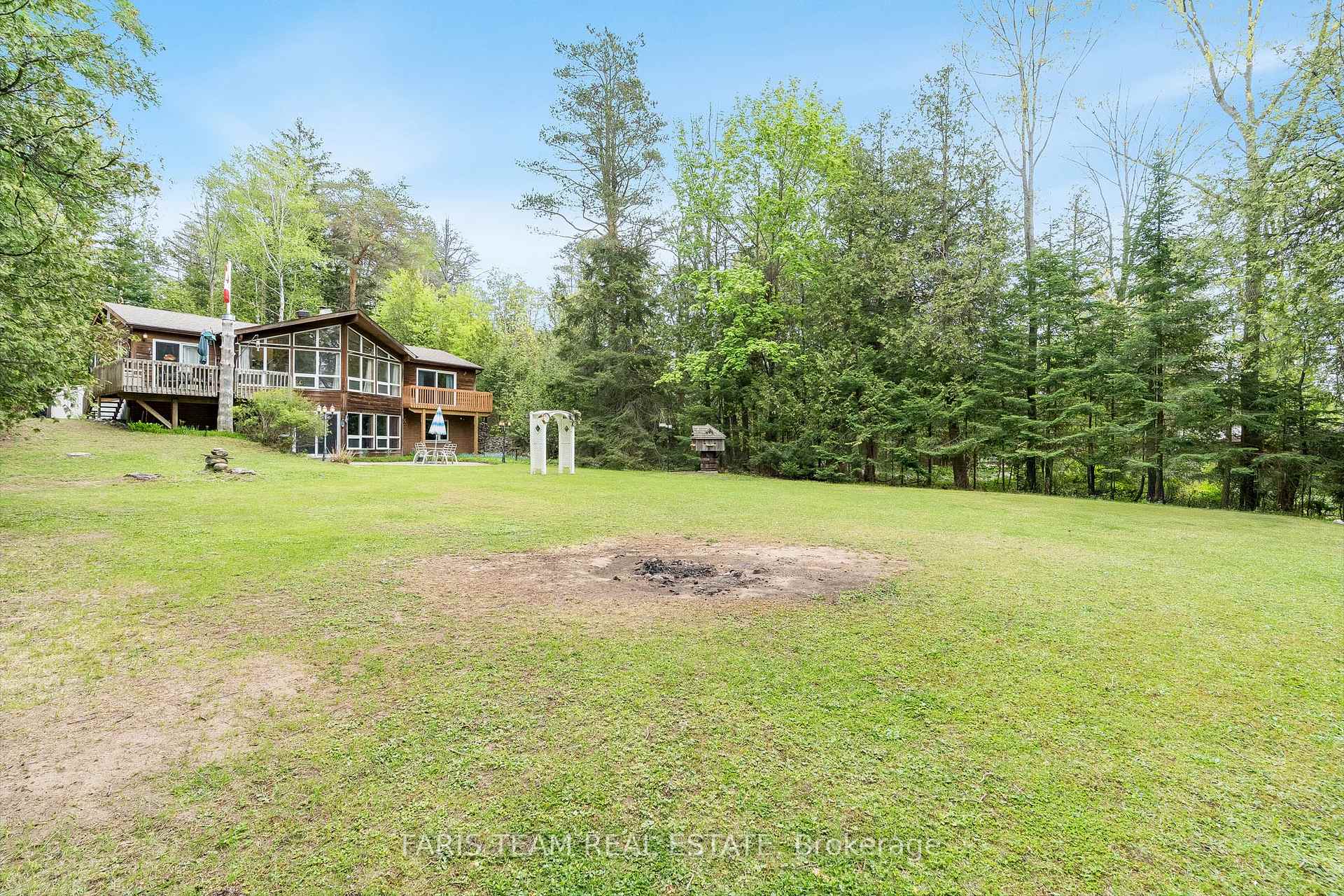 Photo 27 of 2385 Whetham Road, Springwater, Rural Springwater — HOMEH