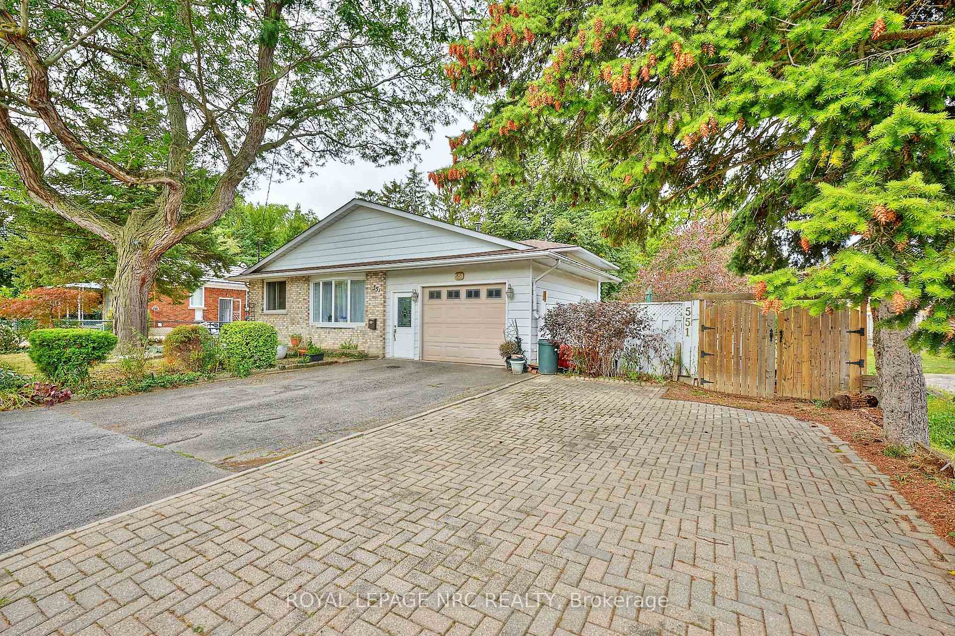 Photo 2 of 551 Geneva Street, St. Catharines, Lakeport — HOMEH