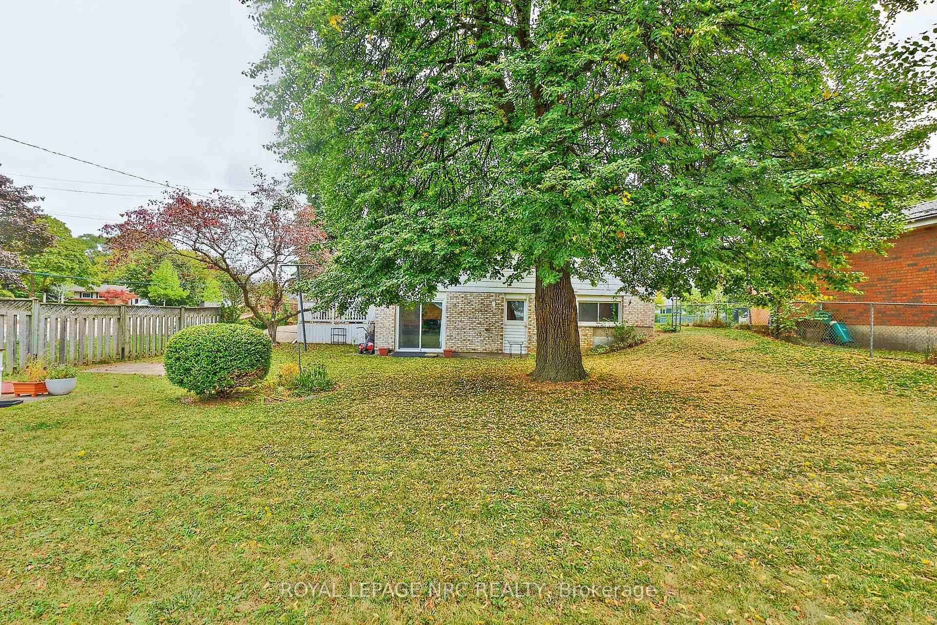 Photo 3 of 551 Geneva Street, St. Catharines, Lakeport — HOMEH