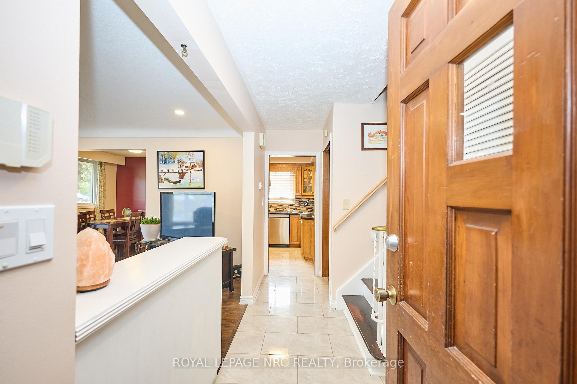 Photo 4 of 551 Geneva Street, St. Catharines, Lakeport — HOMEH