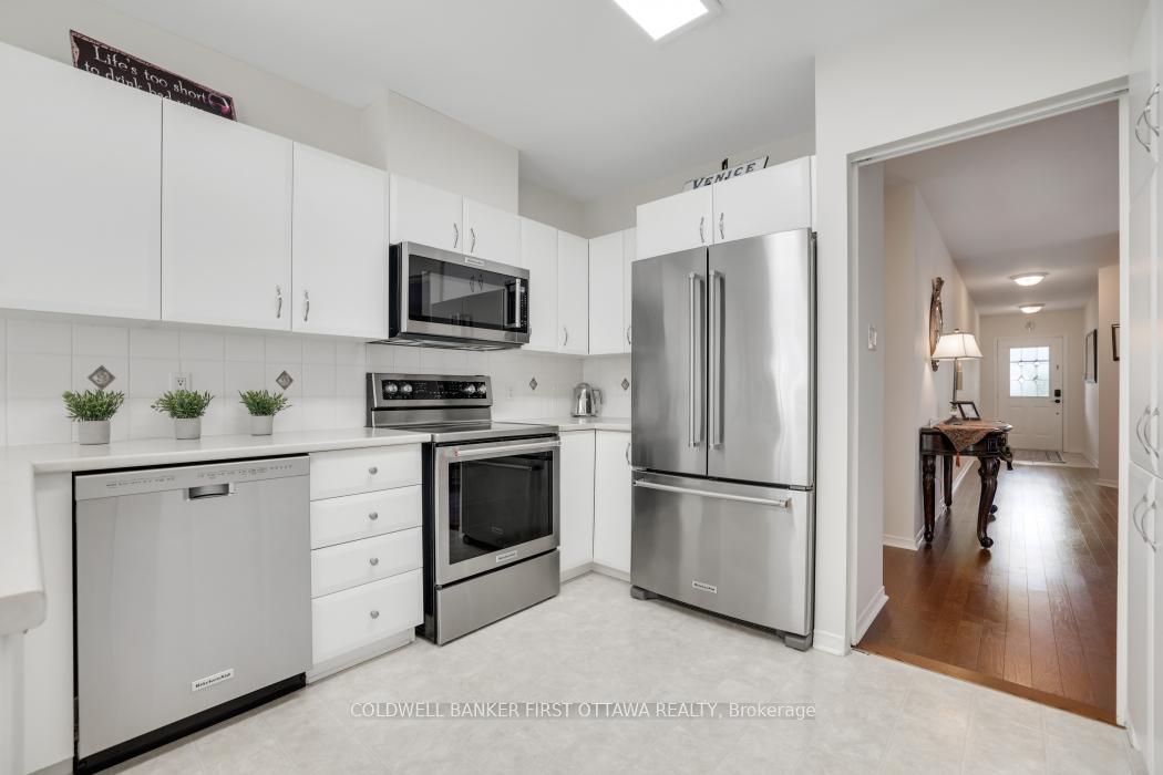 Photo 18 of 10 Ladybirds Crescent, Ottawa, Stittsville (North) — HOMEH