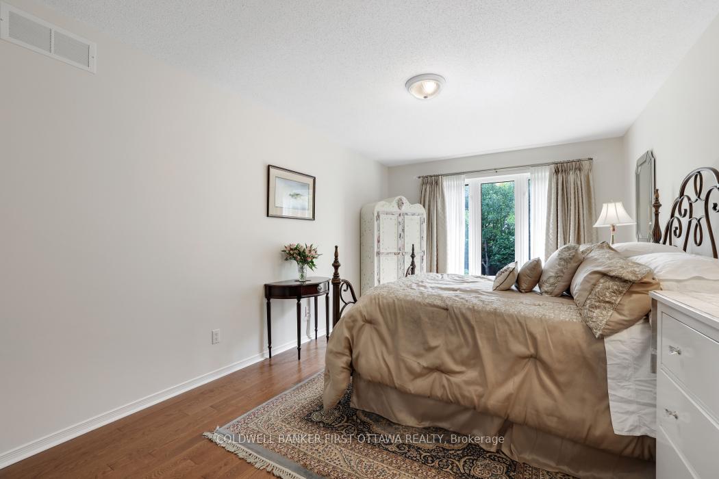 Photo 26 of 10 Ladybirds Crescent, Ottawa, Stittsville (North) — HOMEH