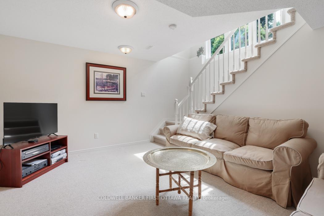Photo 30 of 10 Ladybirds Crescent, Ottawa, Stittsville (North) — HOMEH