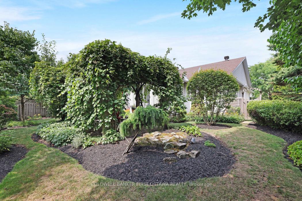 Photo 41 of 10 Ladybirds Crescent, Ottawa, Stittsville (North) — HOMEH