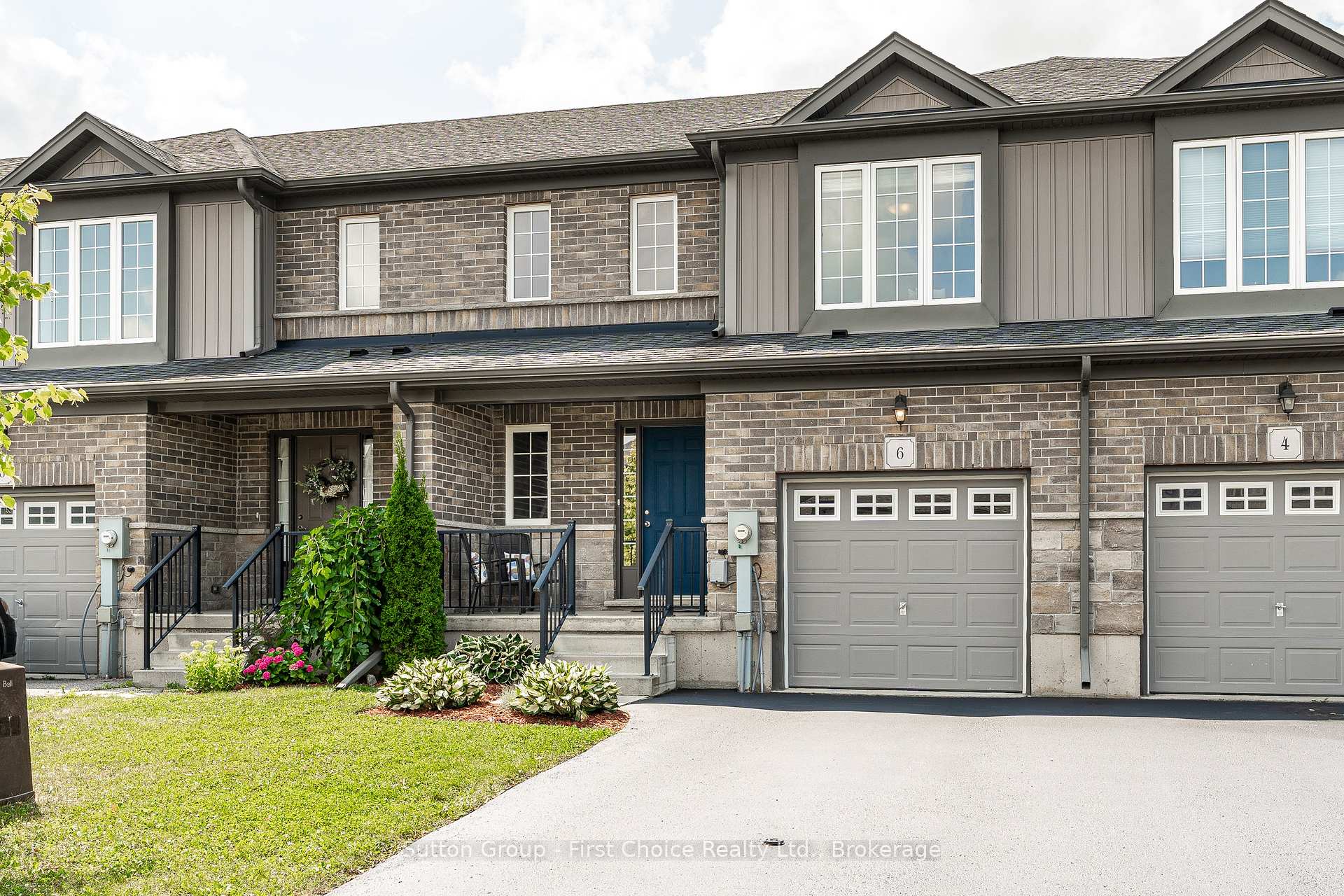 Photo 1 of 6 Robertson Drive, Stratford — HOMEH