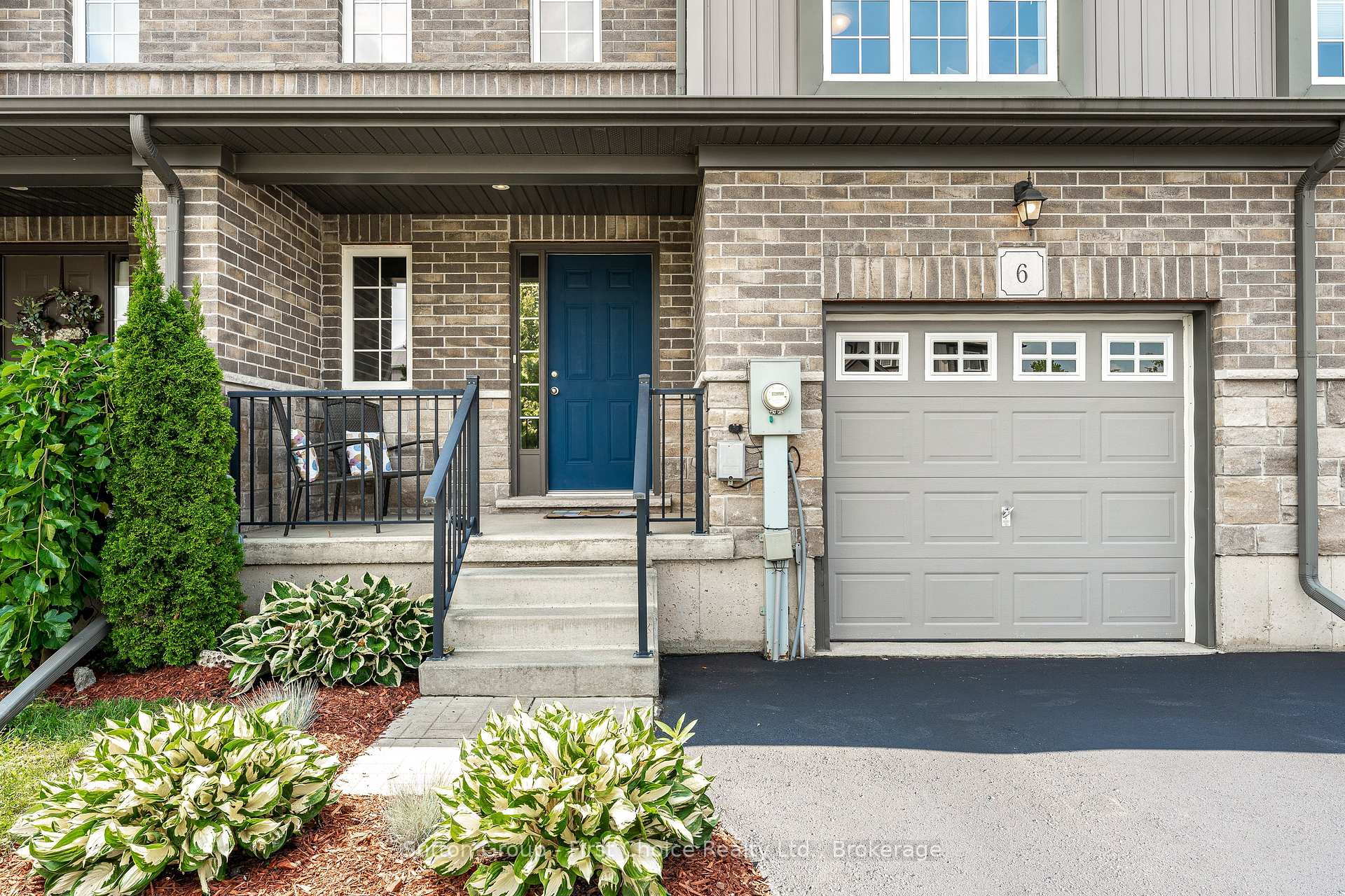 Photo 3 of 6 Robertson Drive, Stratford — HOMEH