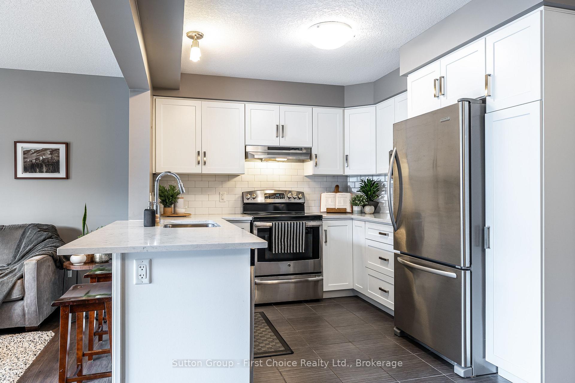 Photo 7 of 6 Robertson Drive, Stratford — HOMEH