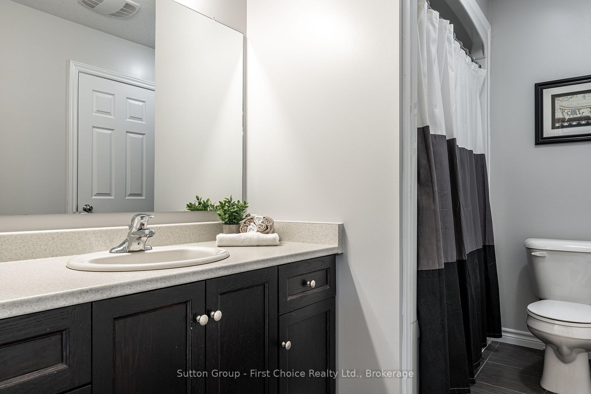 Photo 20 of 6 Robertson Drive, Stratford — HOMEH