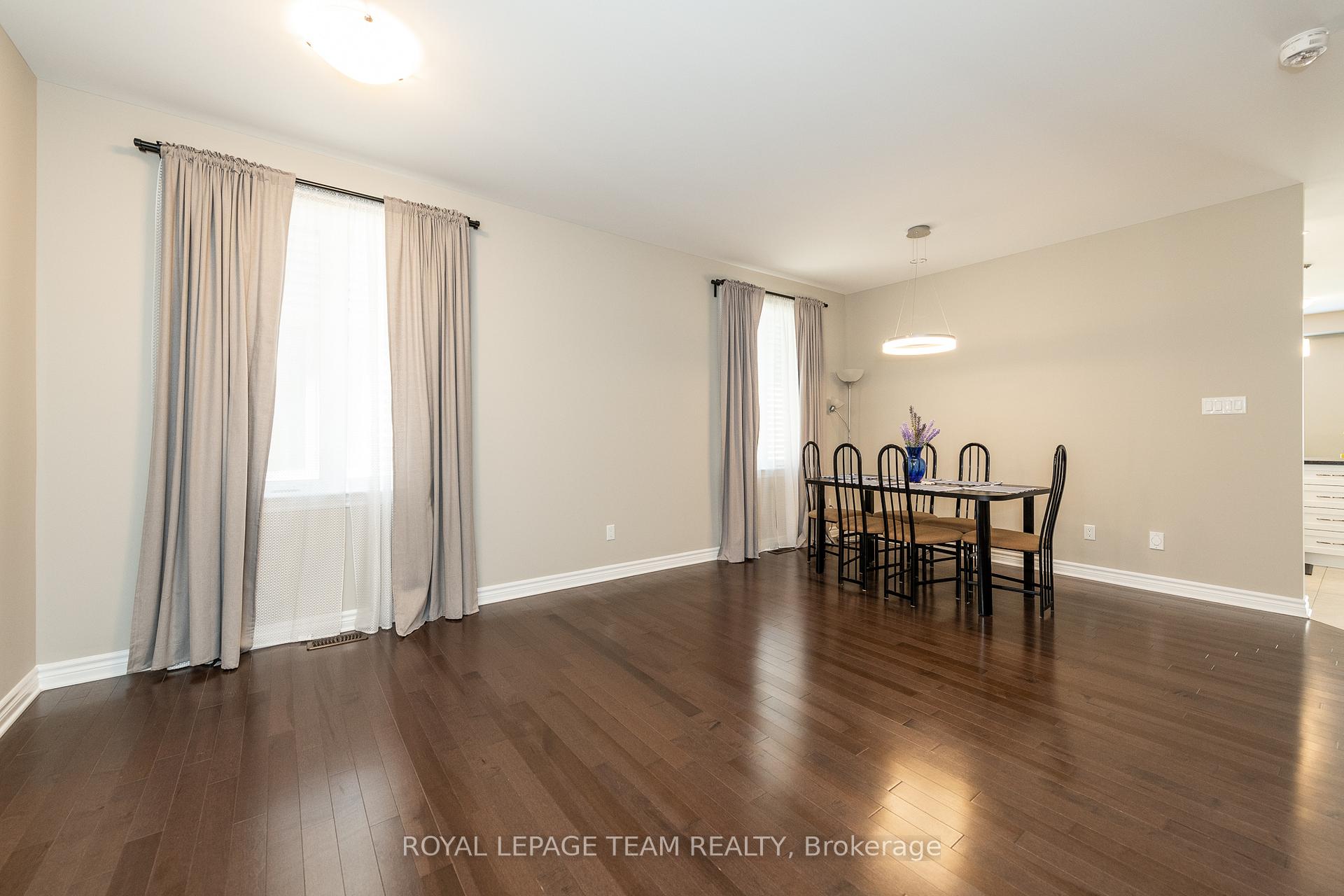 Photo 4 of 442 Warmstone Drive, Ottawa, Stittsville (North) — HOMEH