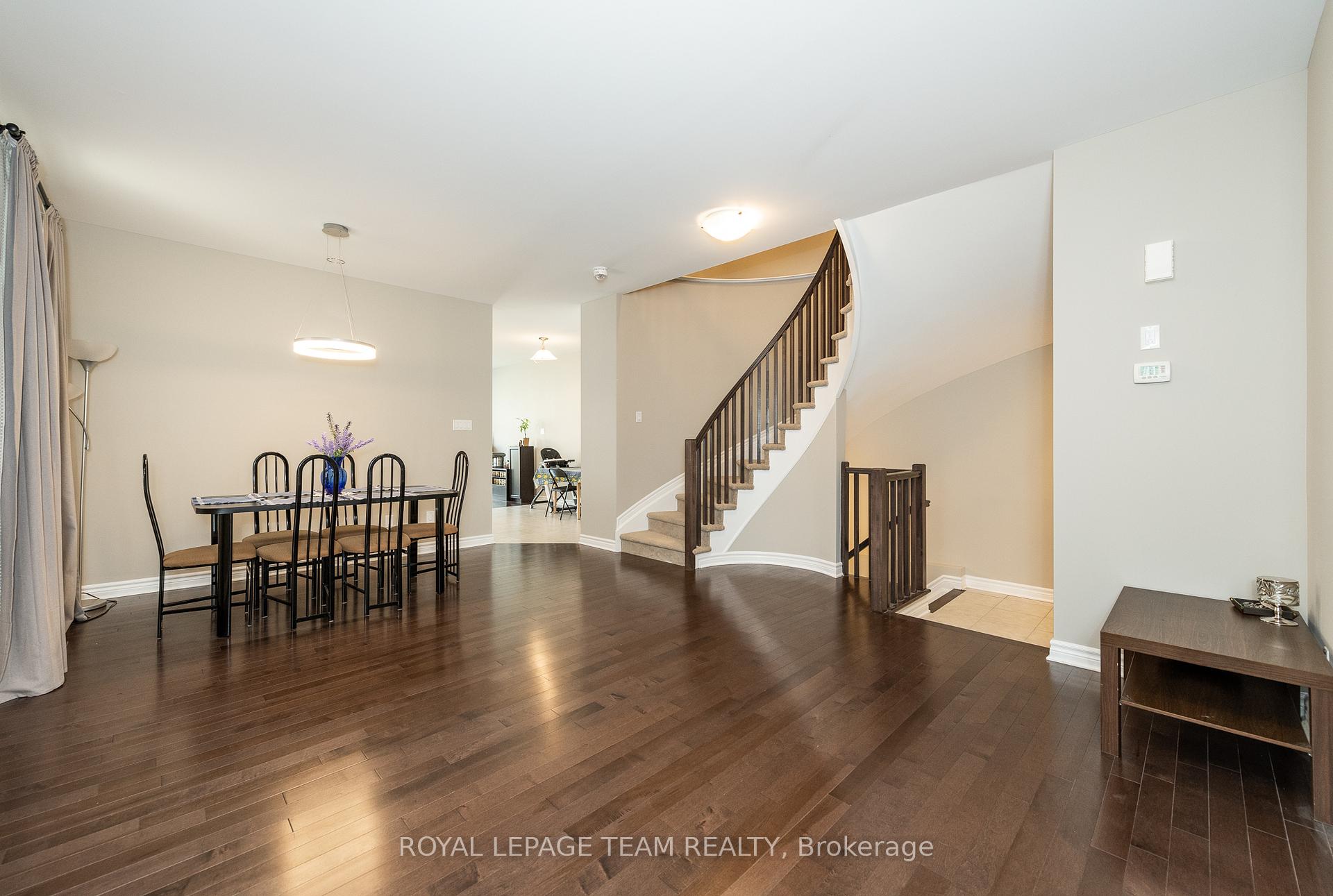 Photo 5 of 442 Warmstone Drive, Ottawa, Stittsville (North) — HOMEH