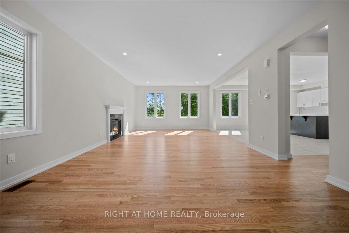 Photo 8 of 91 Hackamore Crescent, Ottawa, Goulbourn Twp From Franktown Rd/South To Rideau — HOMEH