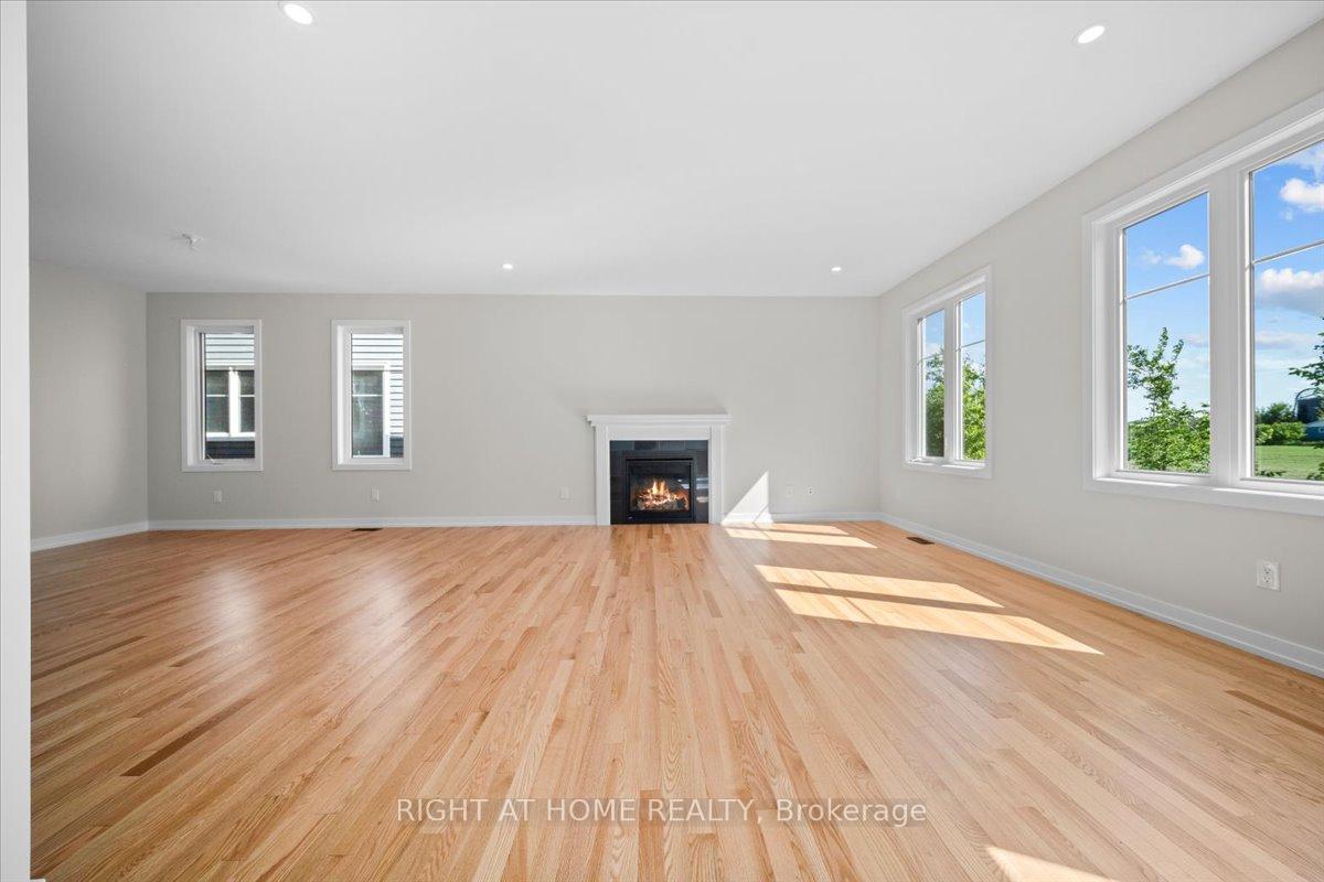 Photo 10 of 91 Hackamore Crescent, Ottawa, Goulbourn Twp From Franktown Rd/South To Rideau — HOMEH