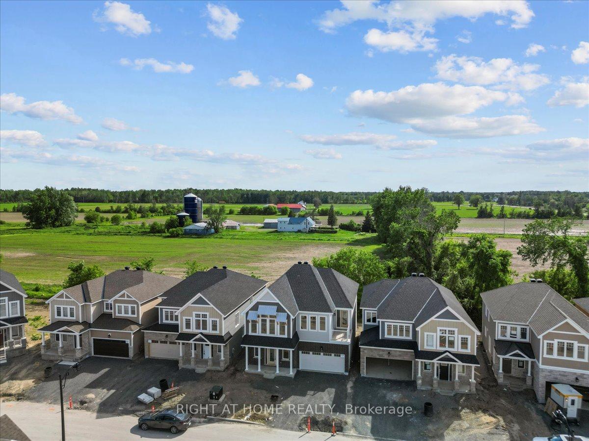 Photo 43 of 91 Hackamore Crescent, Ottawa, Goulbourn Twp From Franktown Rd/South To Rideau — HOMEH