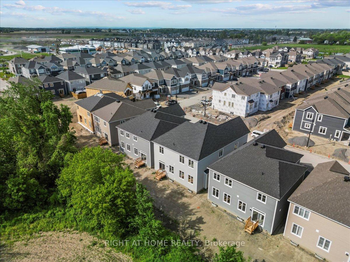 Photo 44 of 91 Hackamore Crescent, Ottawa, Goulbourn Twp From Franktown Rd/South To Rideau — HOMEH