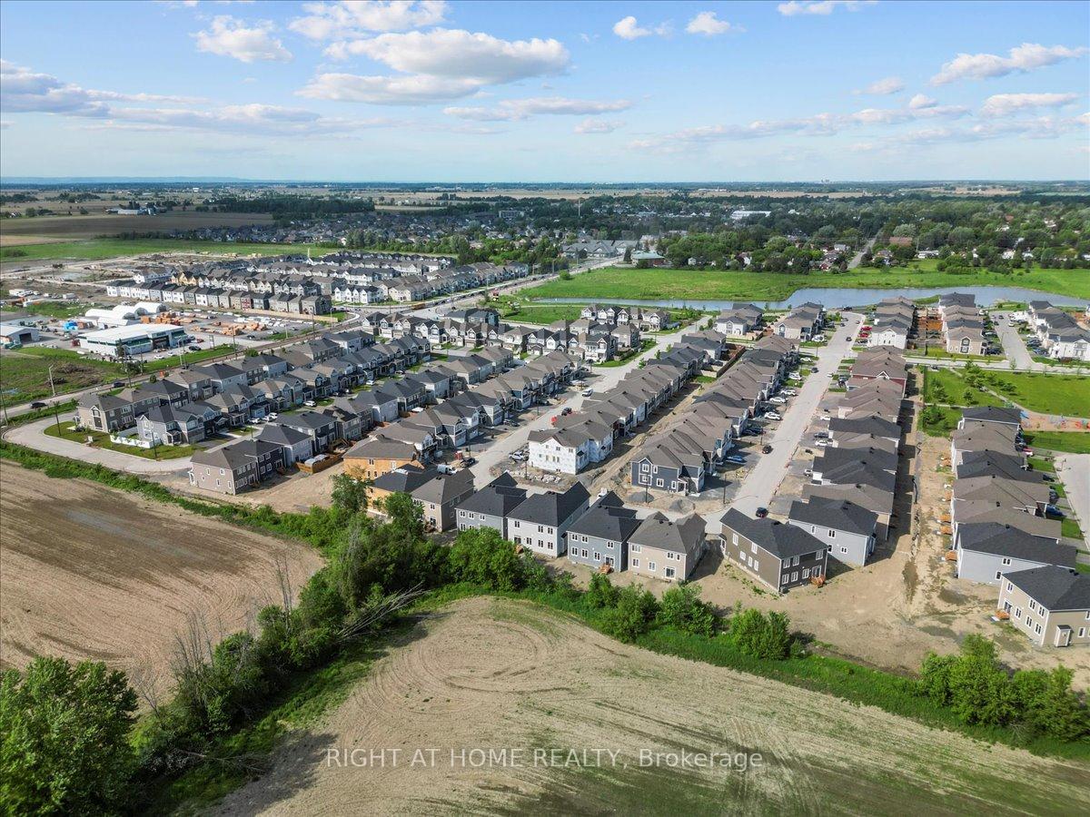 Photo 46 of 91 Hackamore Crescent, Ottawa, Goulbourn Twp From Franktown Rd/South To Rideau — HOMEH