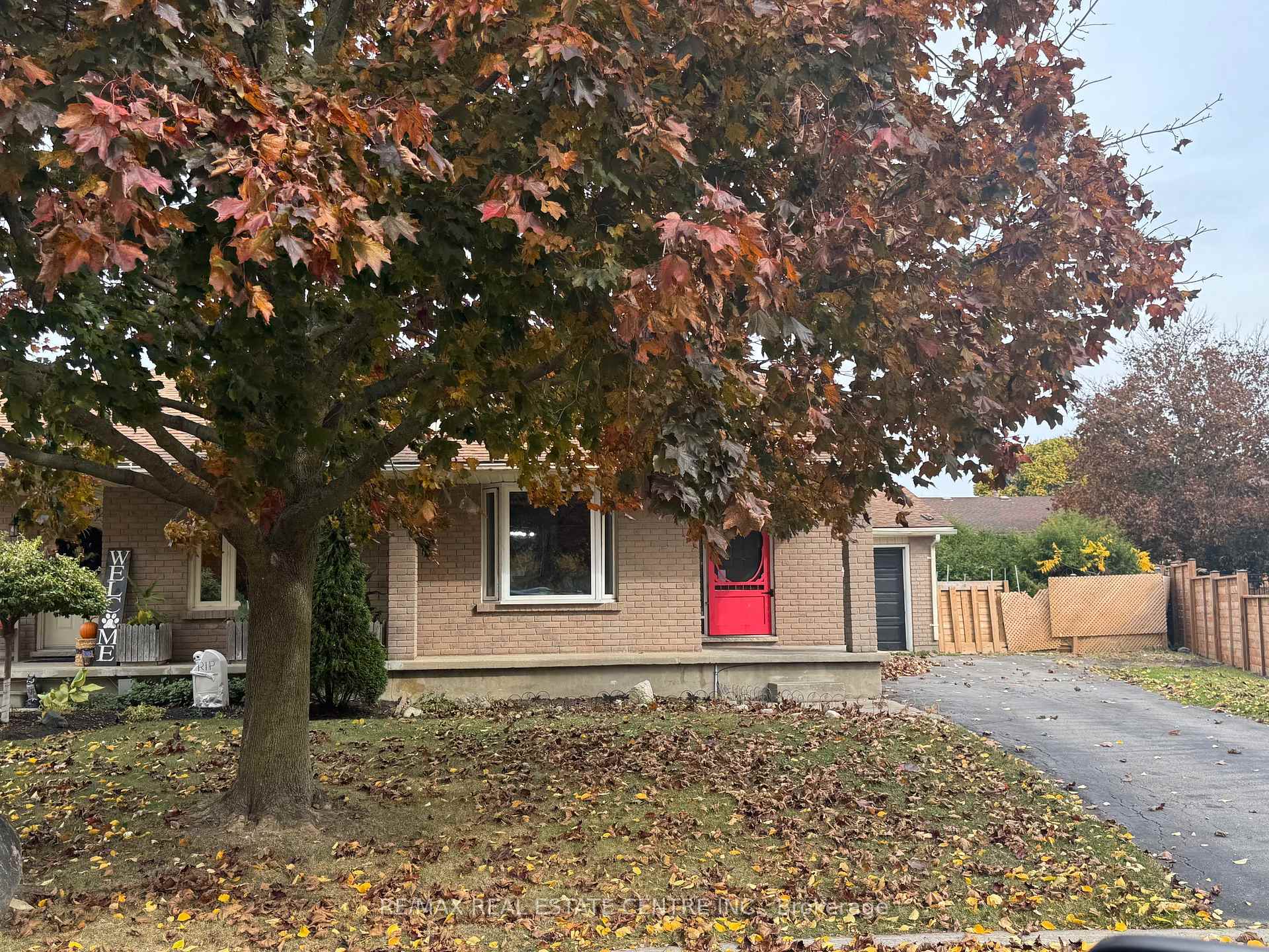 Photo 1 of 26 Polley Place, Stratford — HOMEH