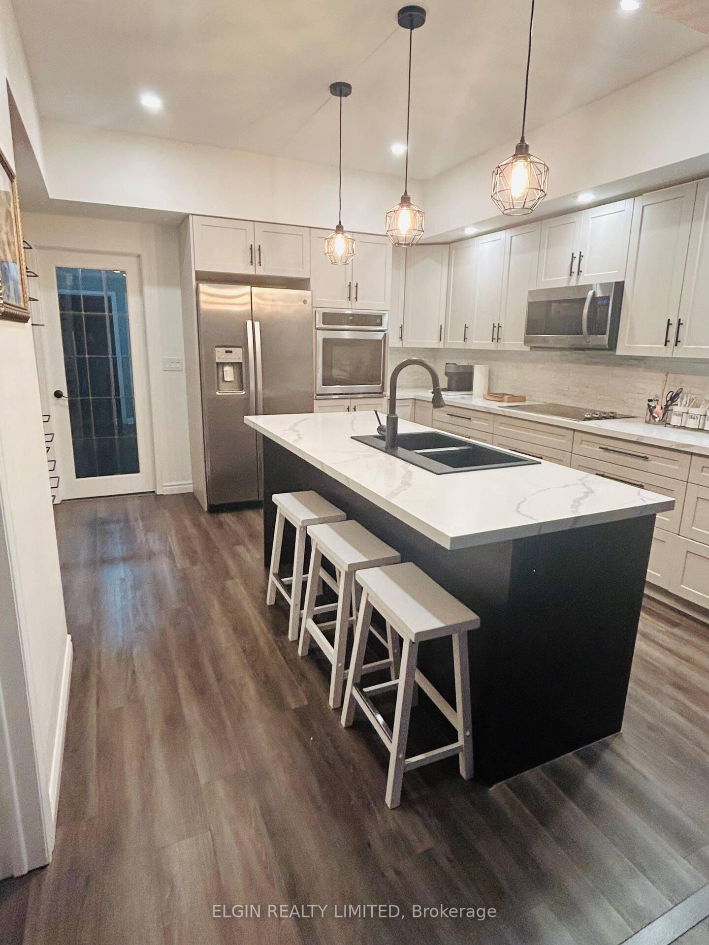 Photo 14 of 562 Talbot Street SW, St. Thomas — HOMEH