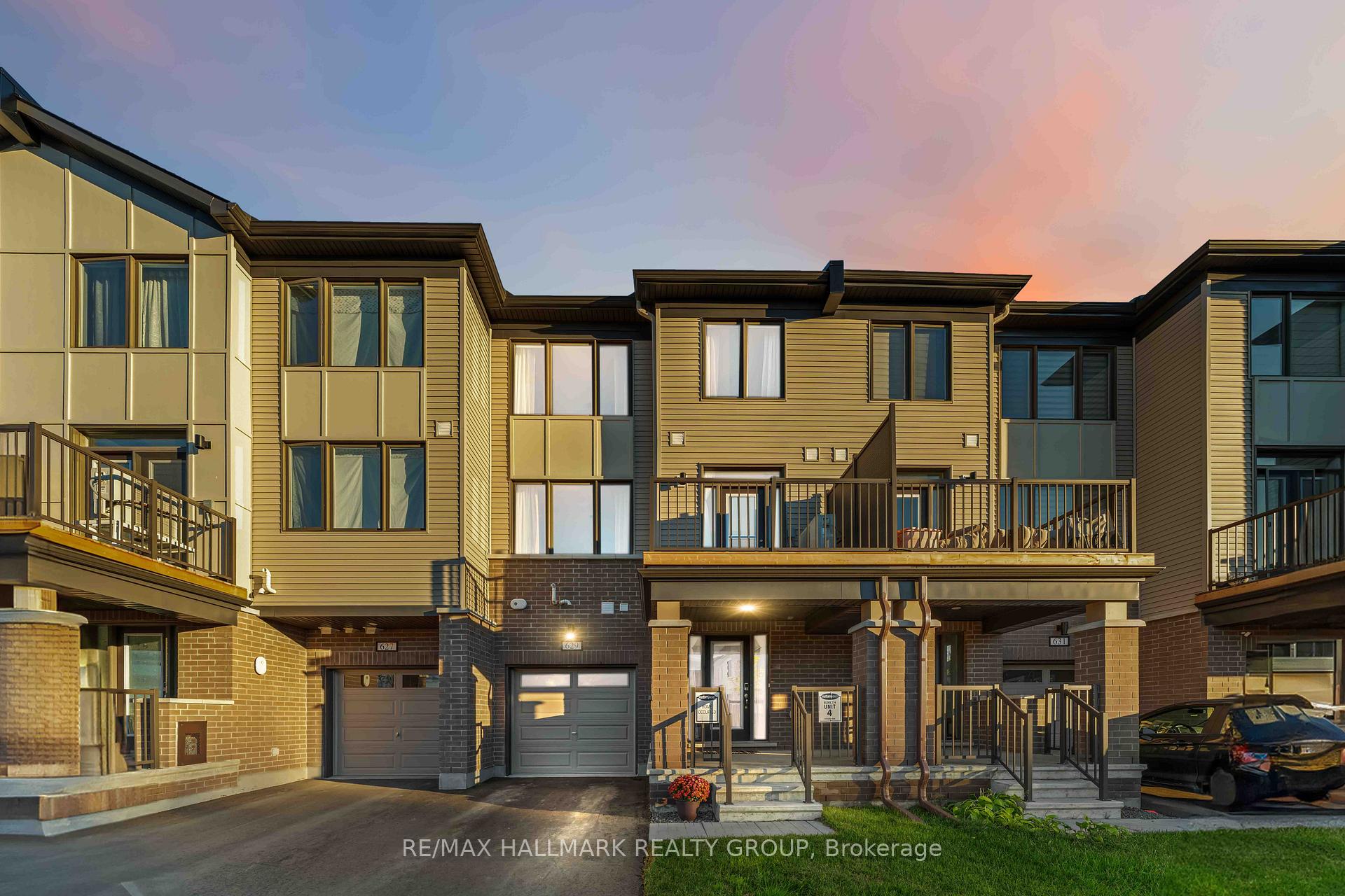 Front of 629 Quilter Row