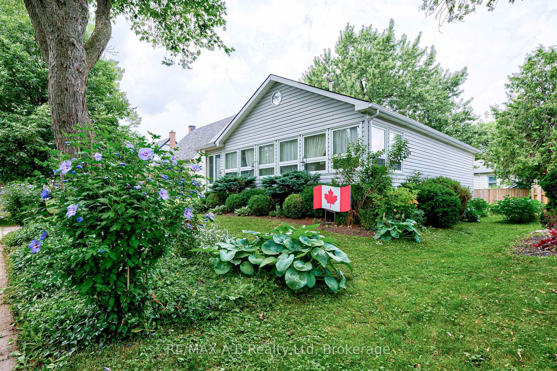 Photo 3 of 58 Normandy Drive, Stratford — HOMEH