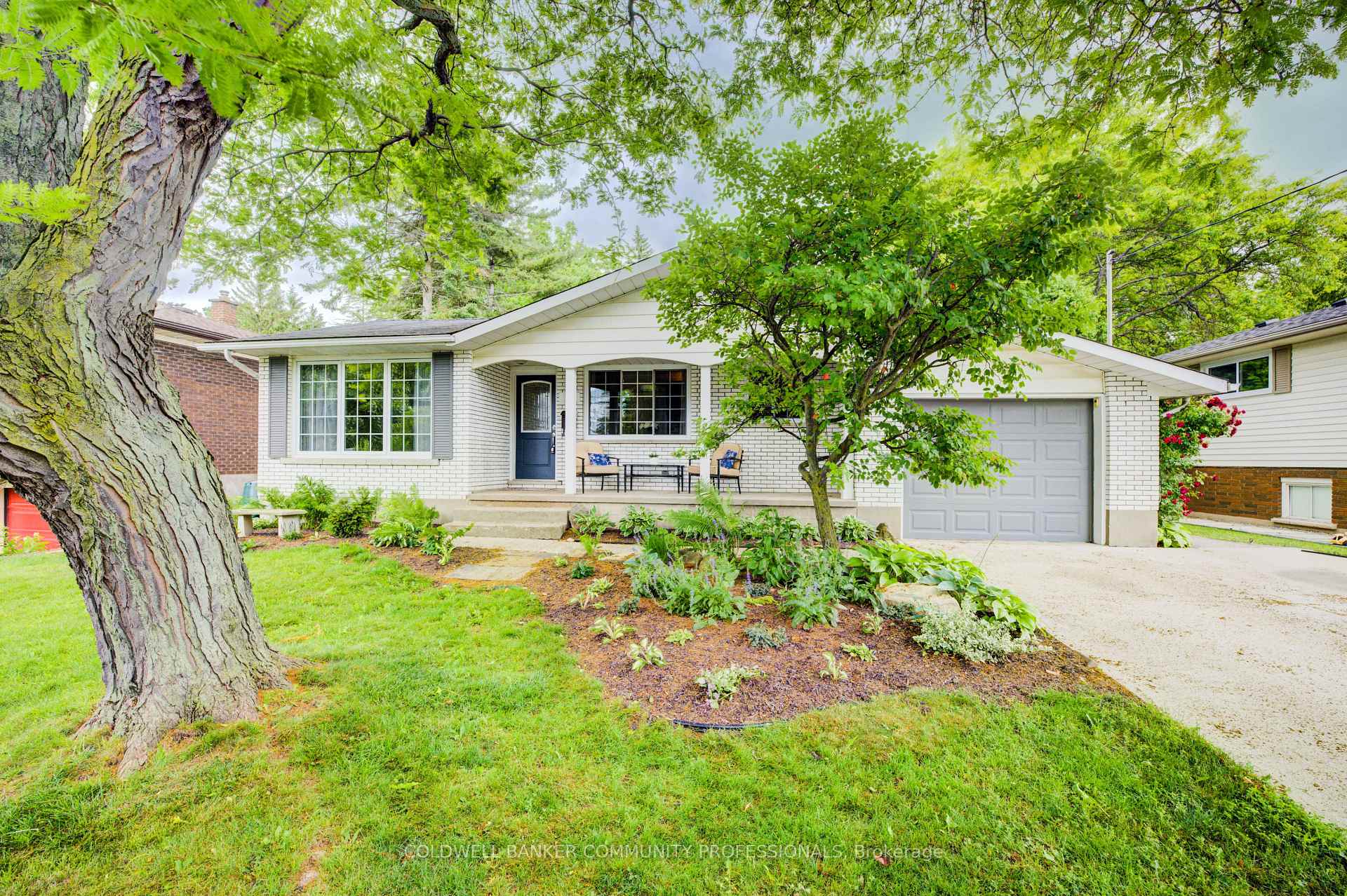 Photo 1 of 18 Rosemore Road, St. Catharines, Rykert/Vansickle — HOMEH
