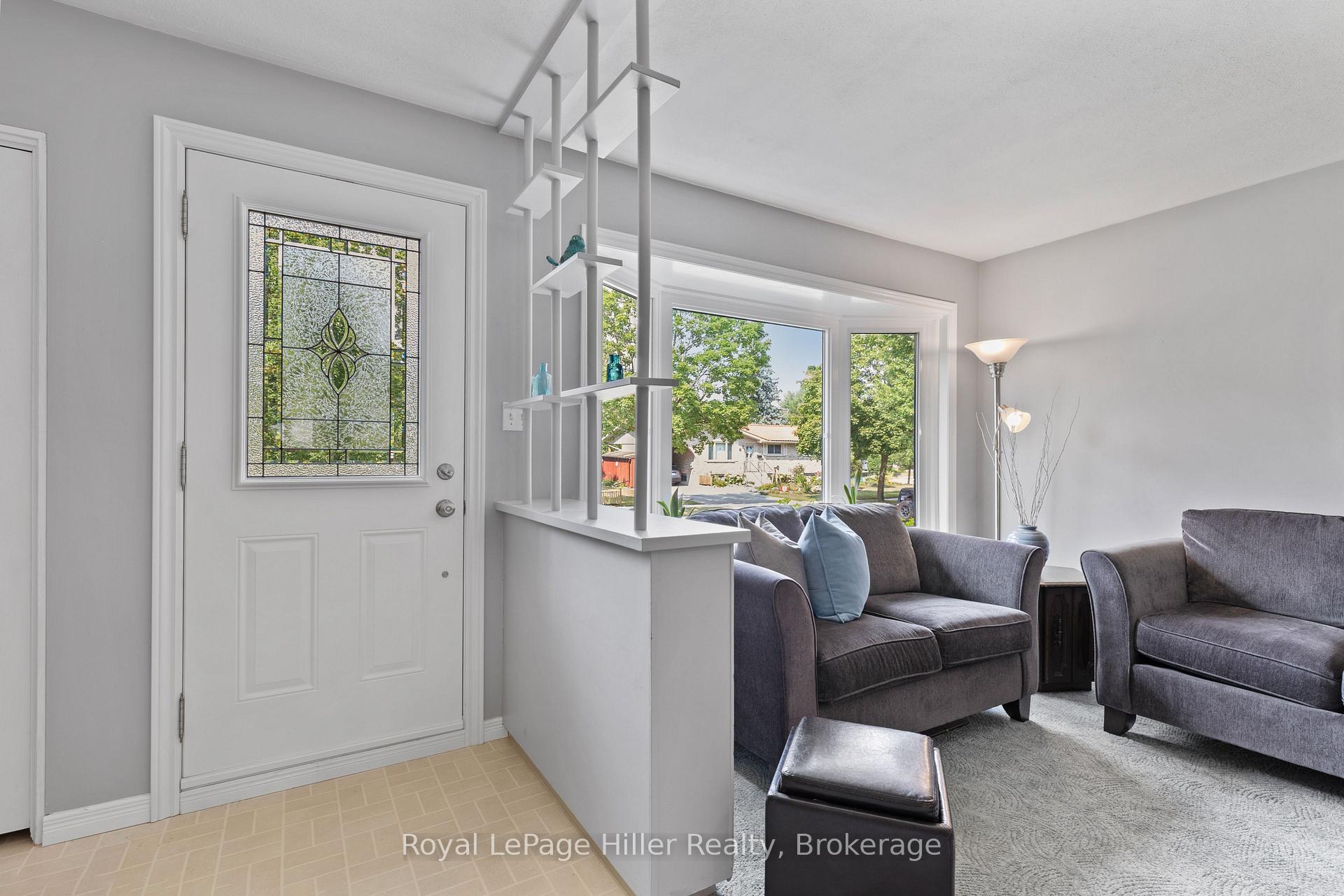 Photo 6 of 47 Kemp Crescent, Stratford — HOMEH