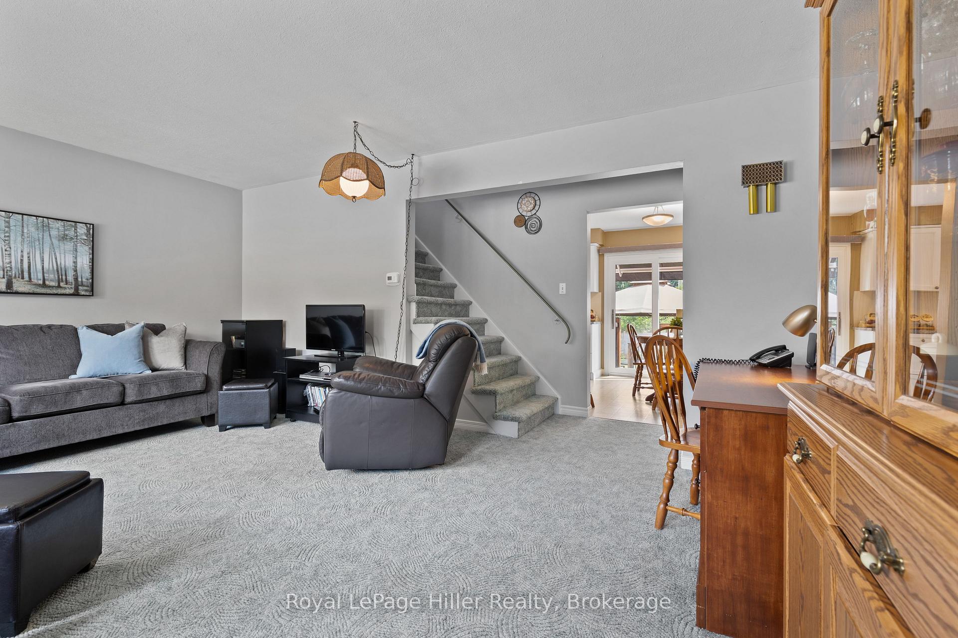 Photo 8 of 47 Kemp Crescent, Stratford — HOMEH