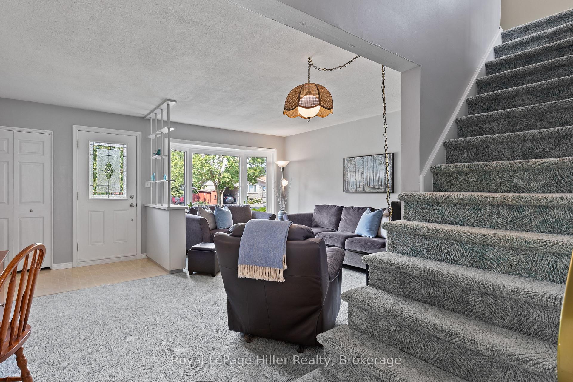 Photo 9 of 47 Kemp Crescent, Stratford — HOMEH