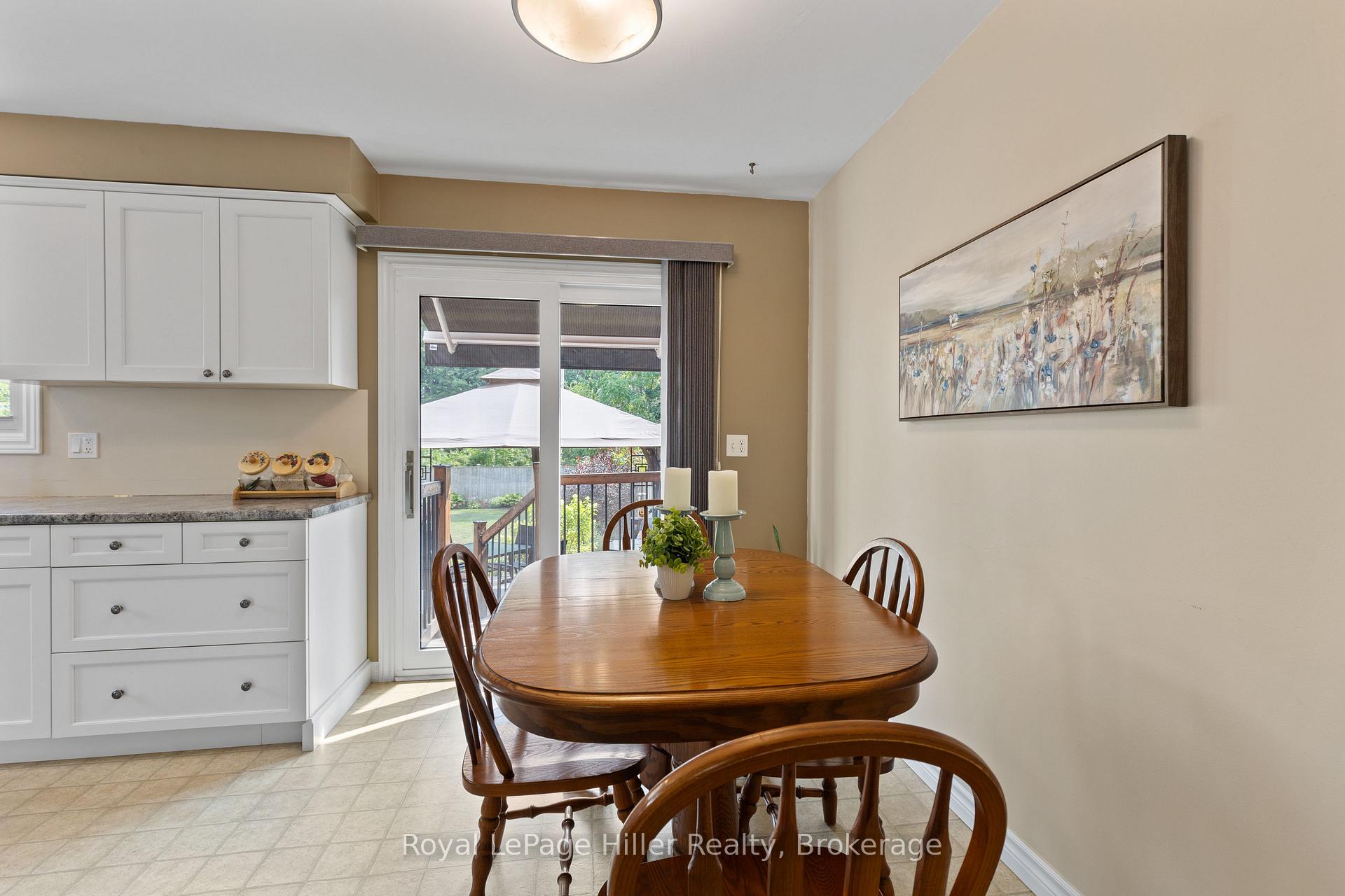 Photo 14 of 47 Kemp Crescent, Stratford — HOMEH