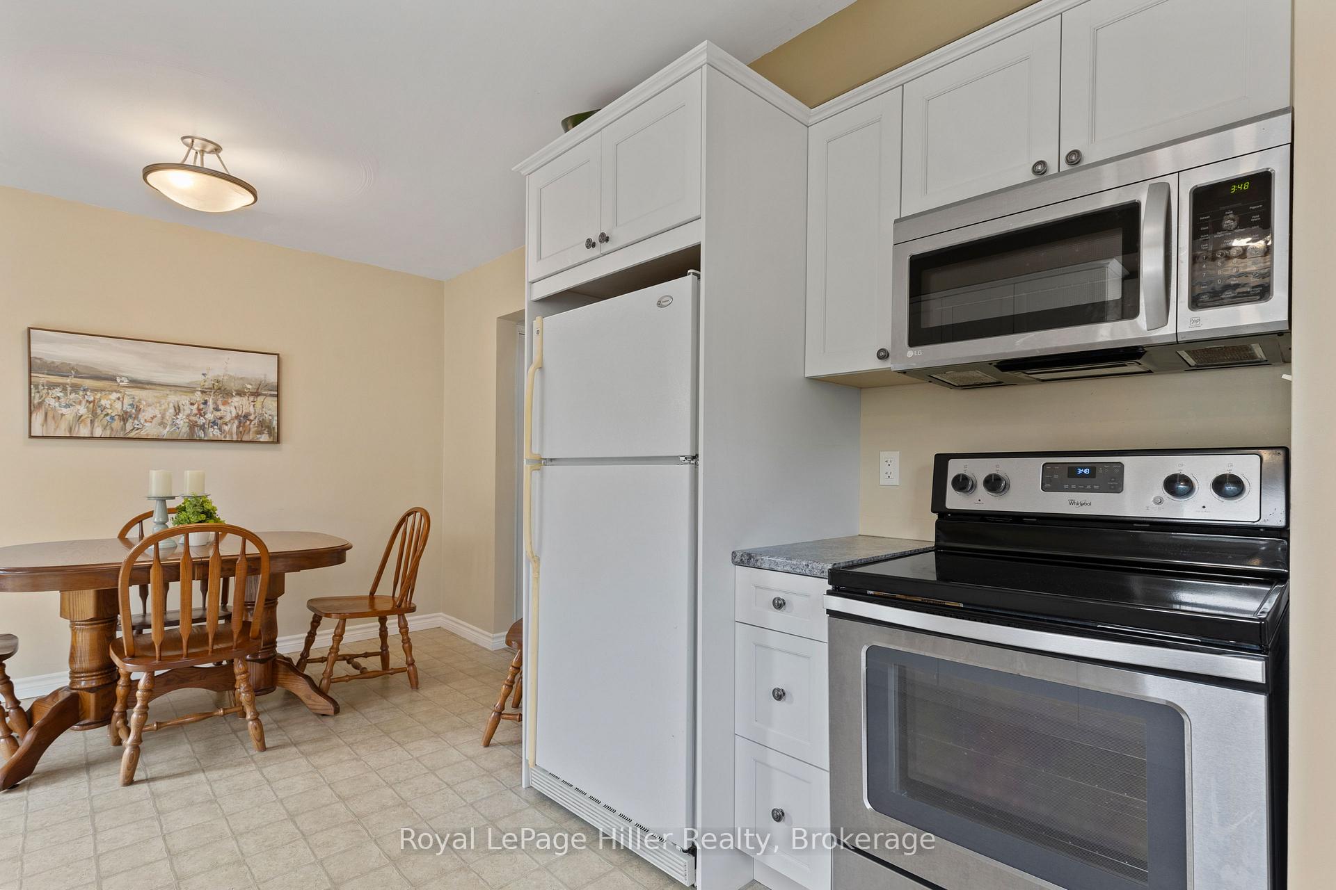 Photo 15 of 47 Kemp Crescent, Stratford — HOMEH