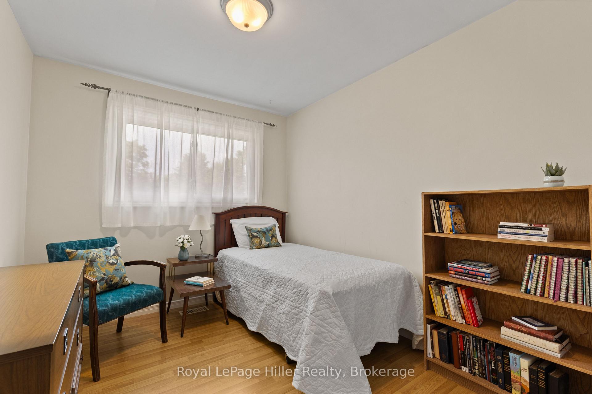 Photo 22 of 47 Kemp Crescent, Stratford — HOMEH