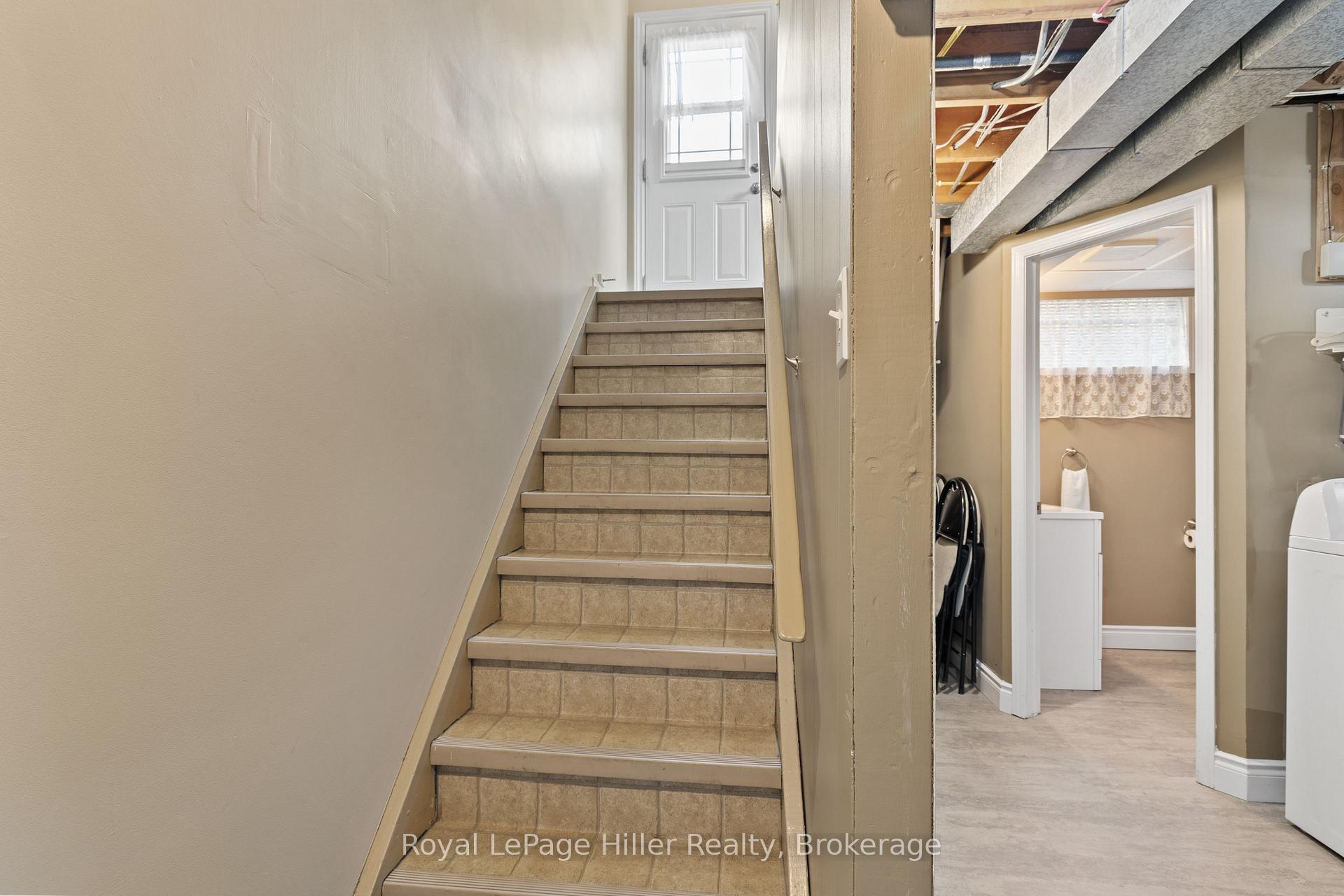 Photo 25 of 47 Kemp Crescent, Stratford — HOMEH