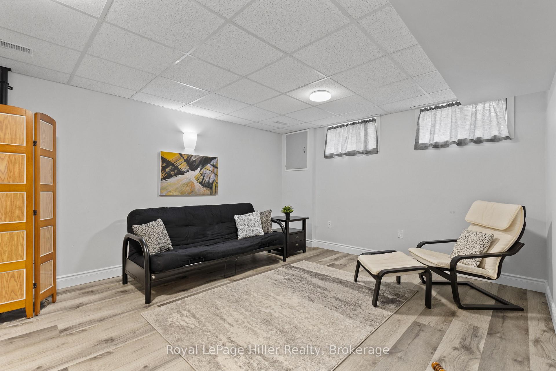 Photo 27 of 47 Kemp Crescent, Stratford — HOMEH