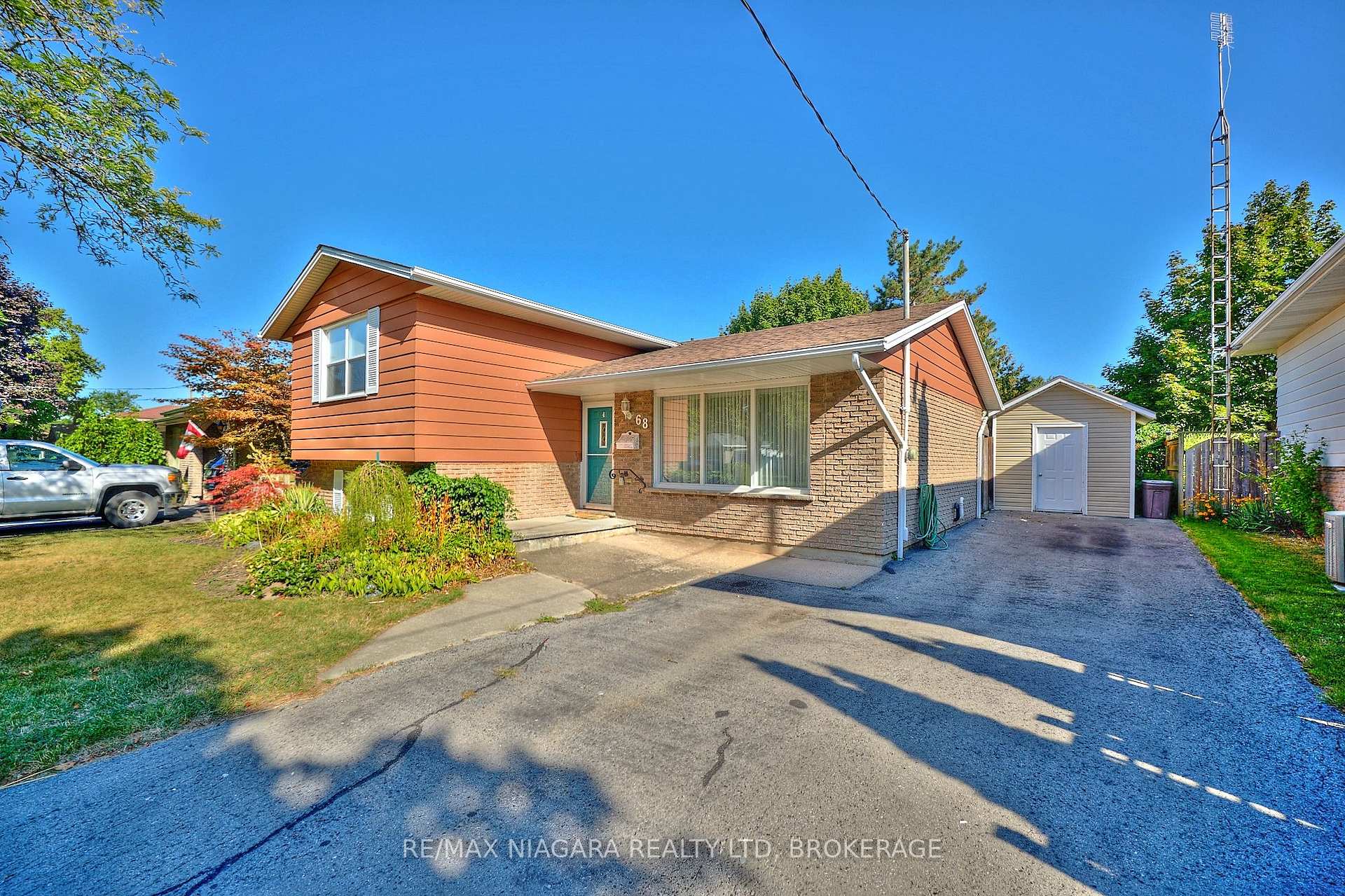 Photo 1 of 68 Acadia Crescent, St. Catharines, Secord Woods — HOMEH