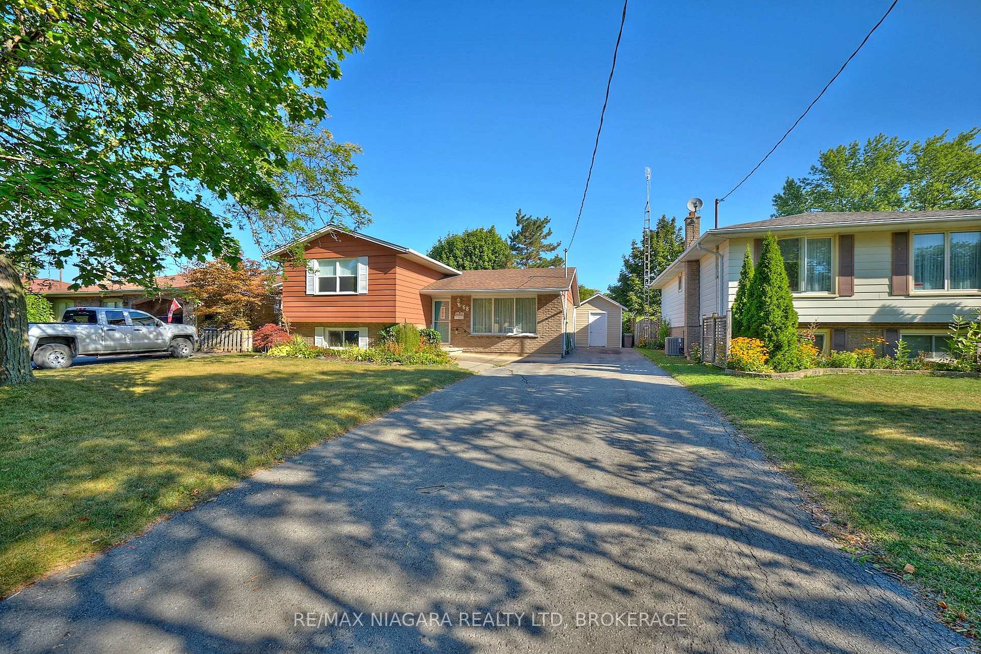 Photo 2 of 68 Acadia Crescent, St. Catharines, Secord Woods — HOMEH